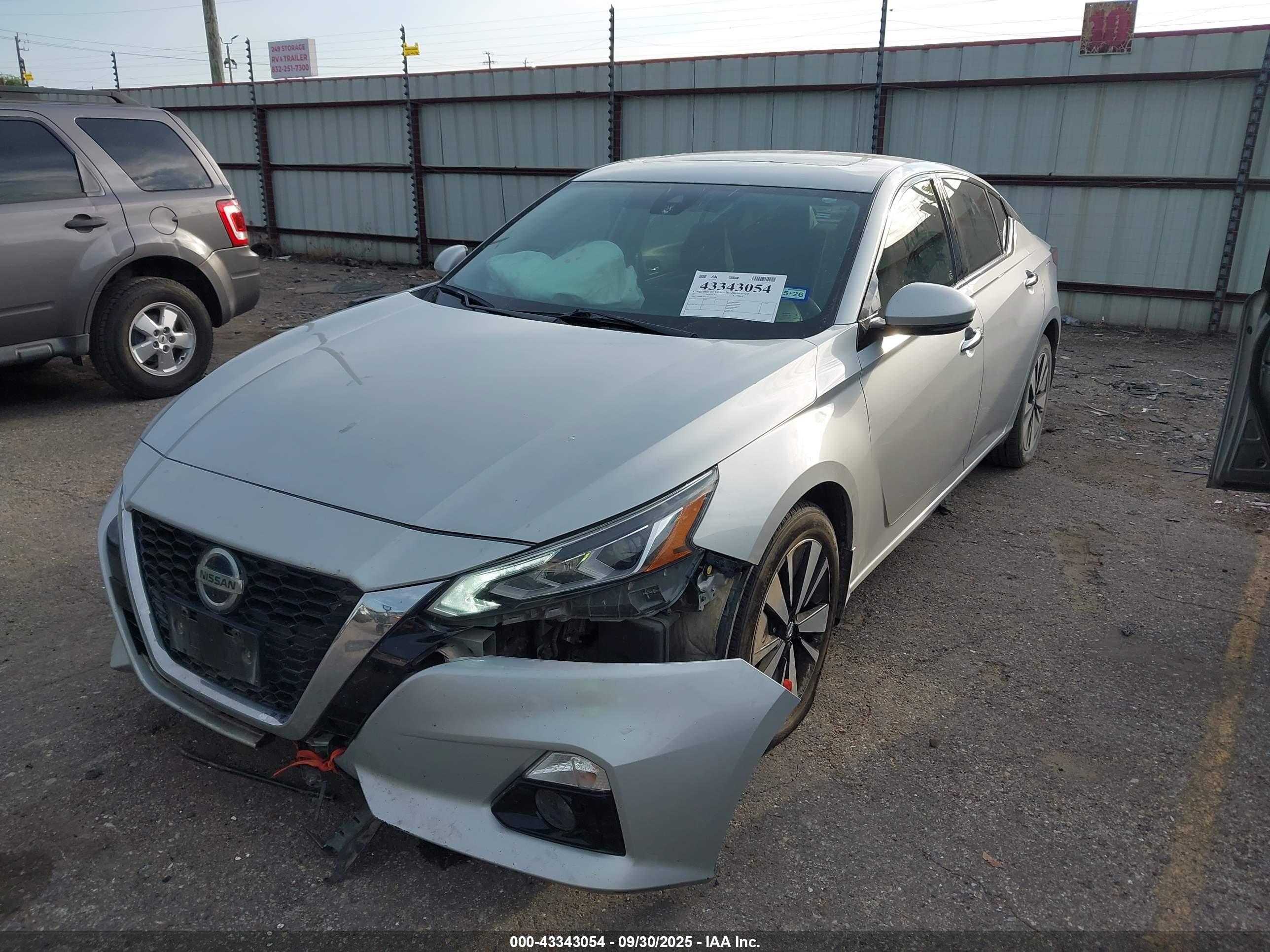 NISSAN ALTIMA image 2