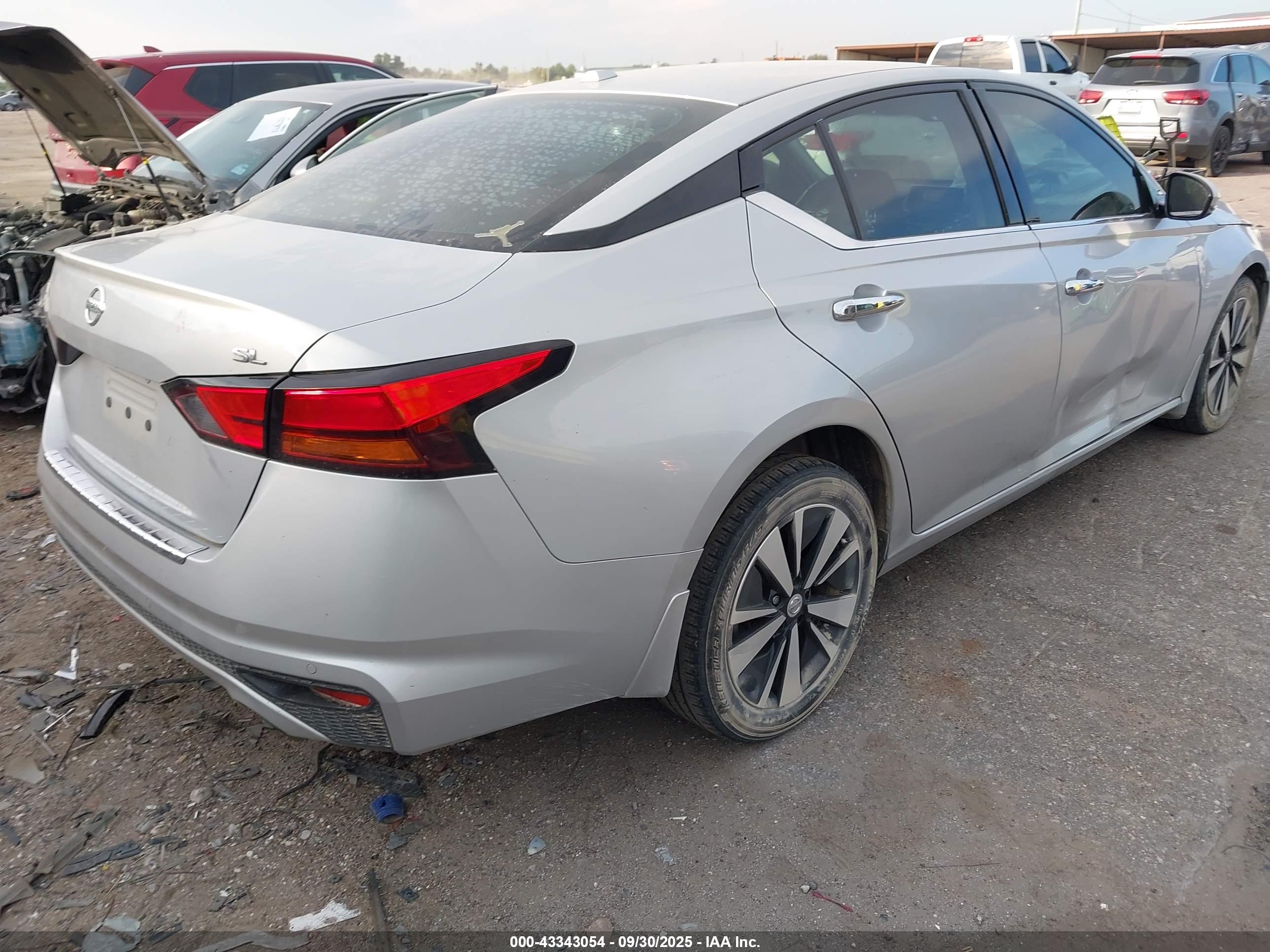 NISSAN ALTIMA image 4