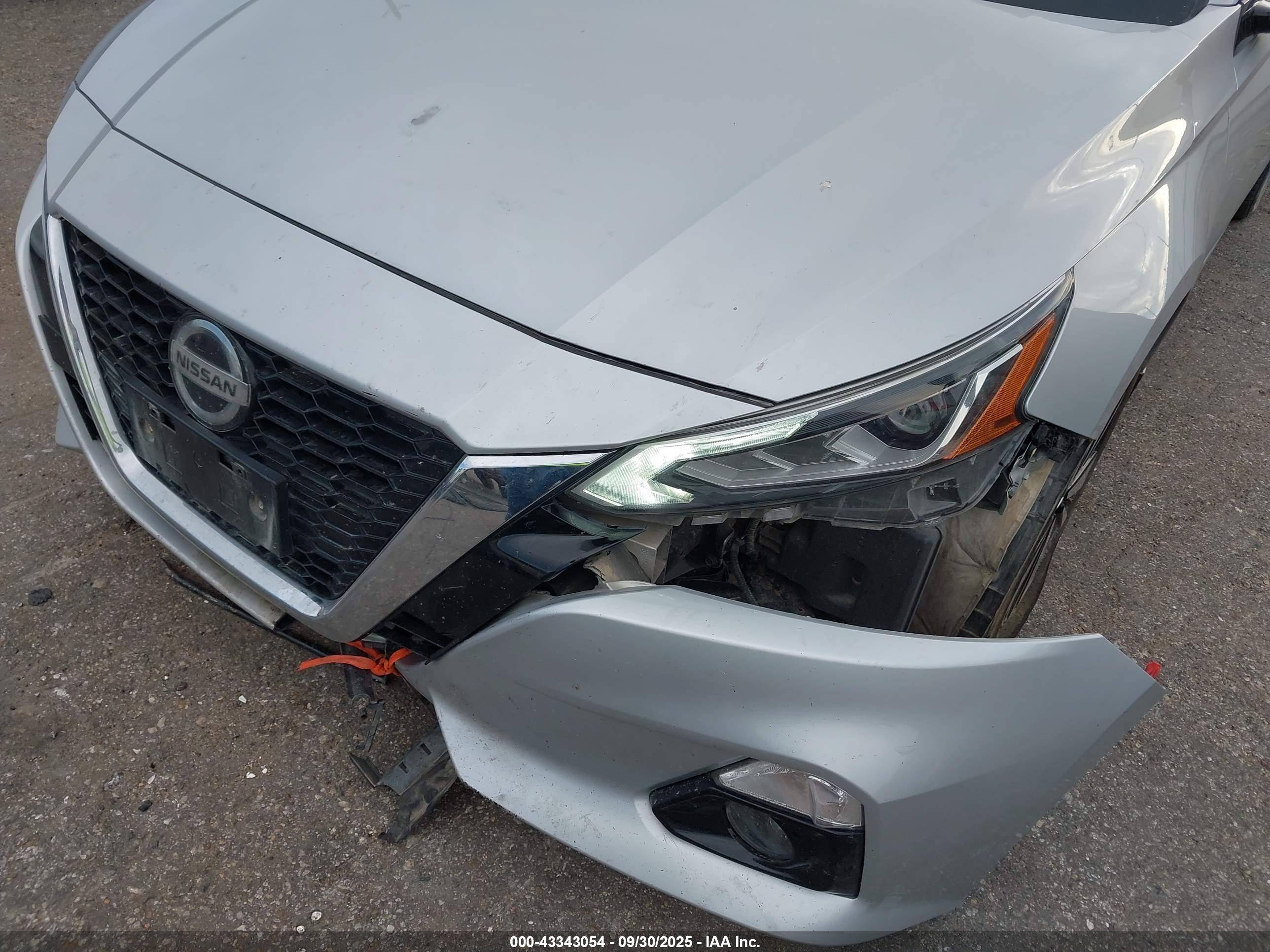 NISSAN ALTIMA image 6