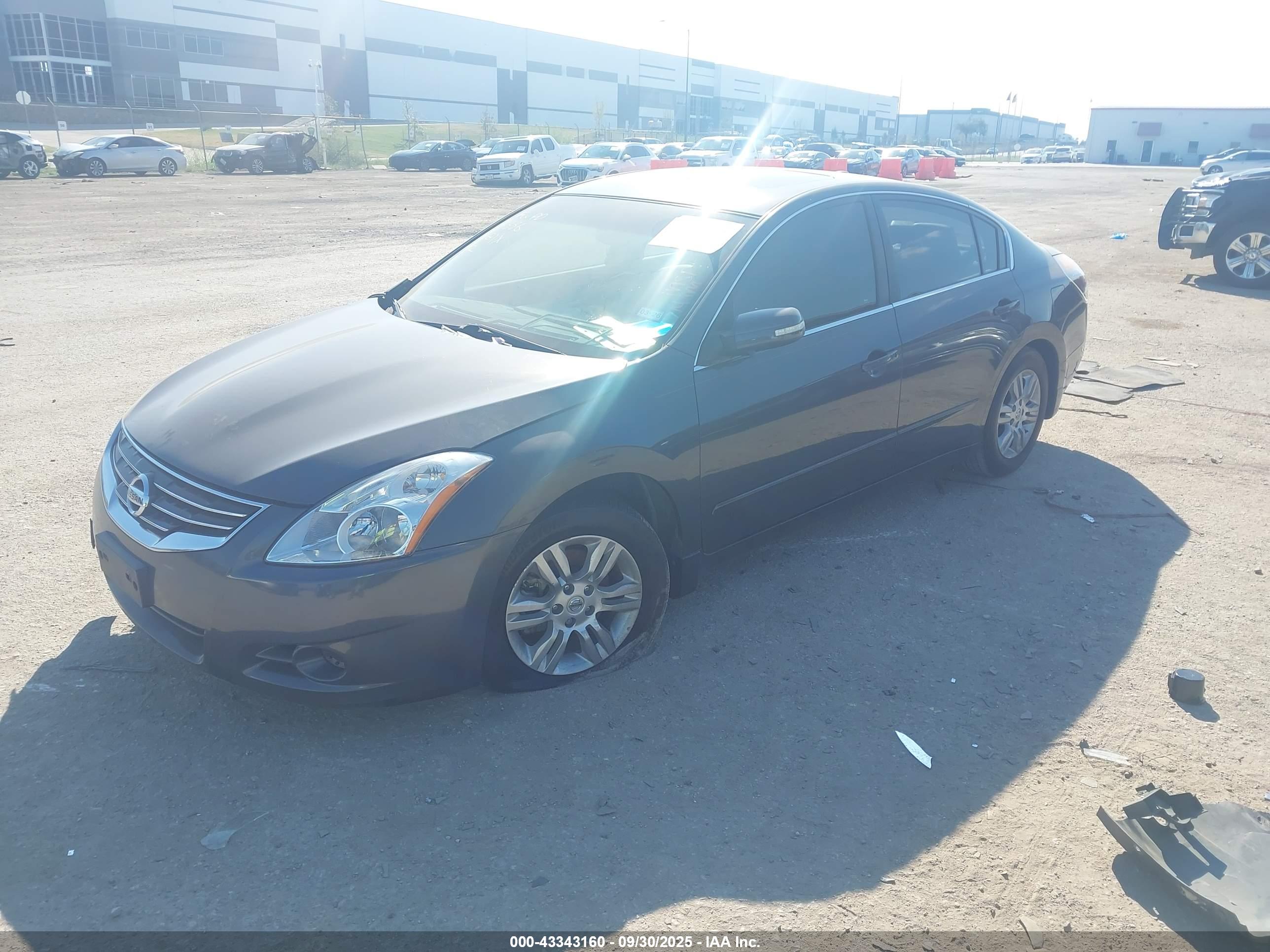 NISSAN ALTIMA image 2