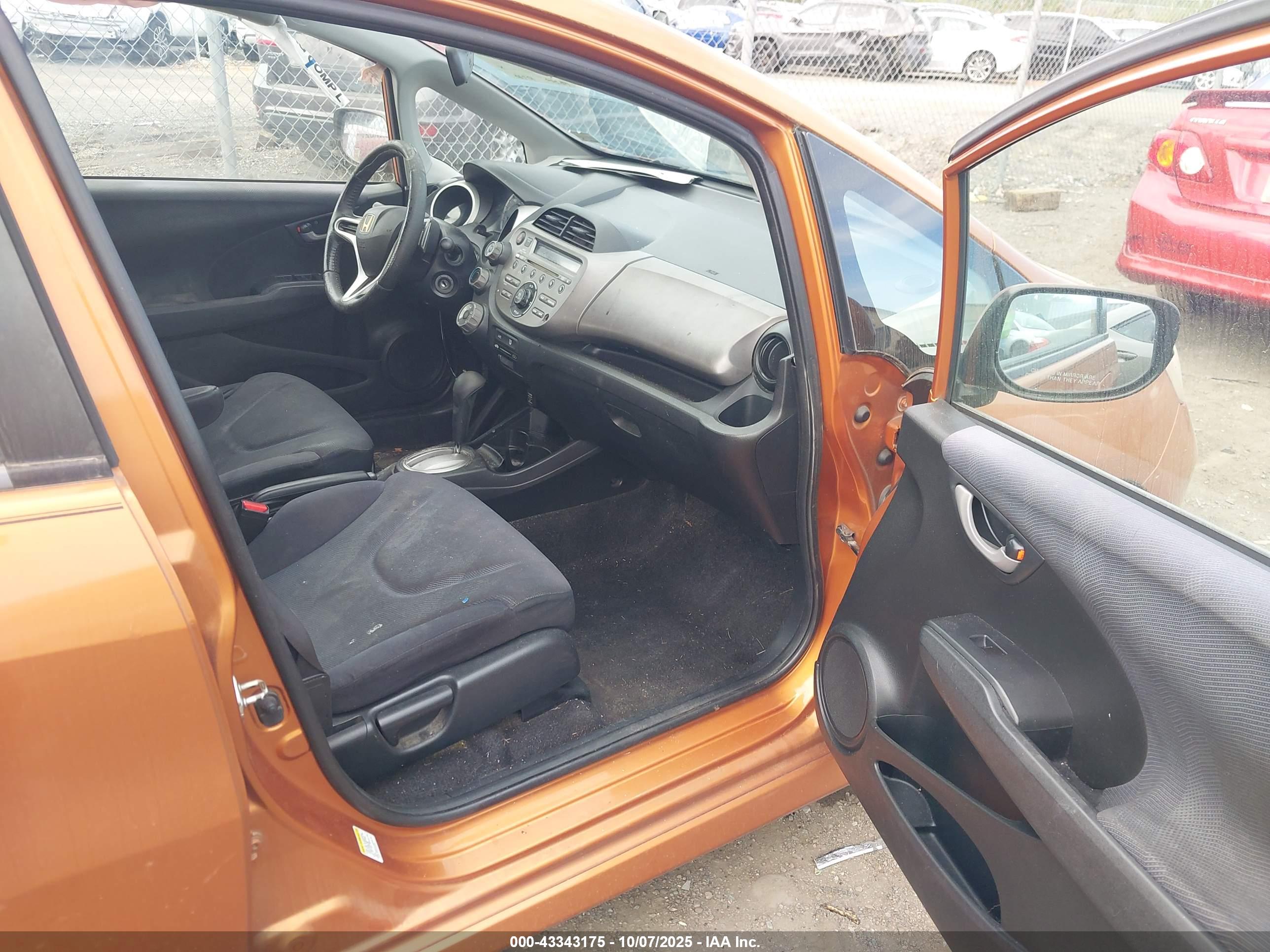 HONDA FIT image 5