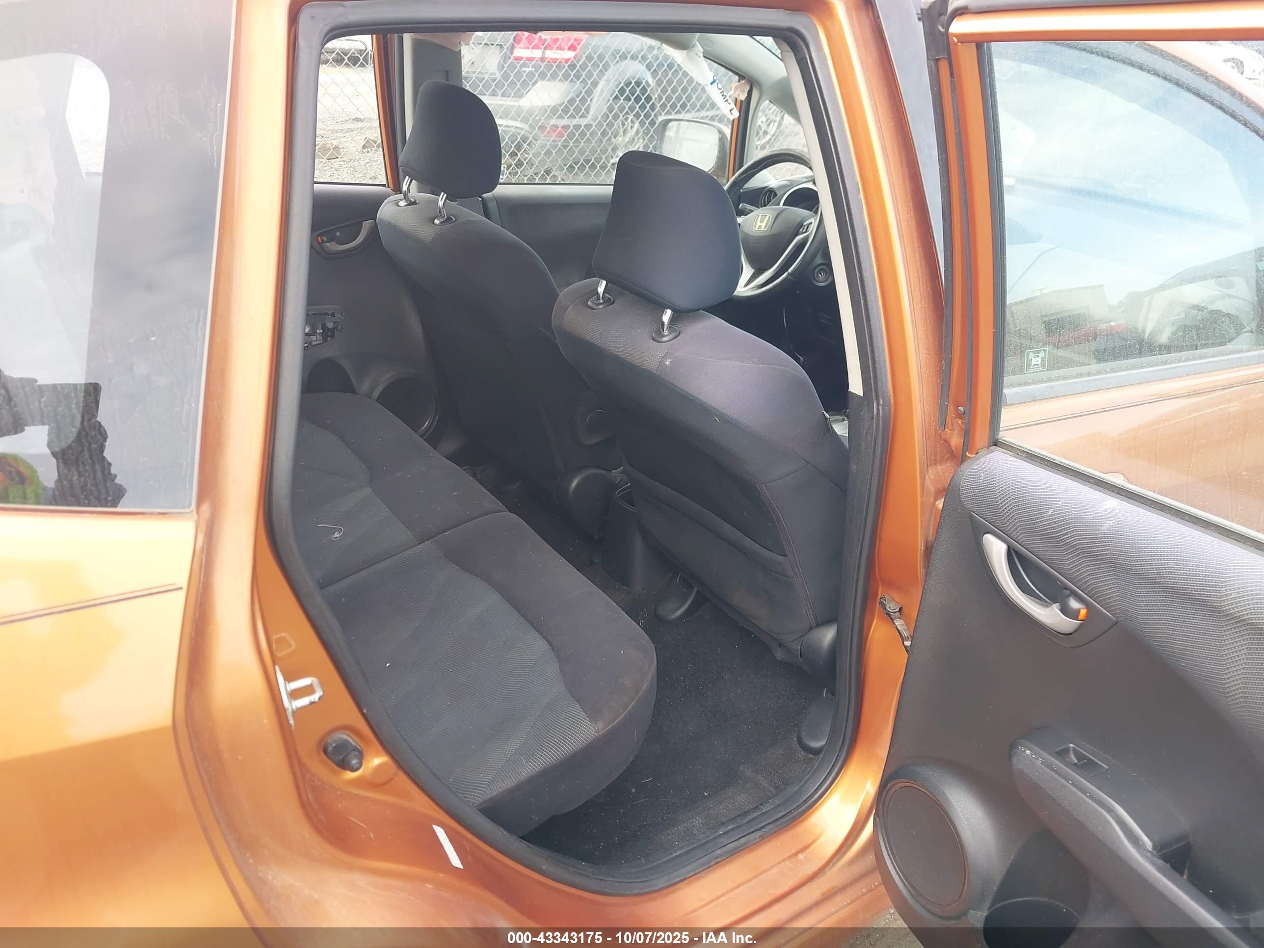 HONDA FIT image 8