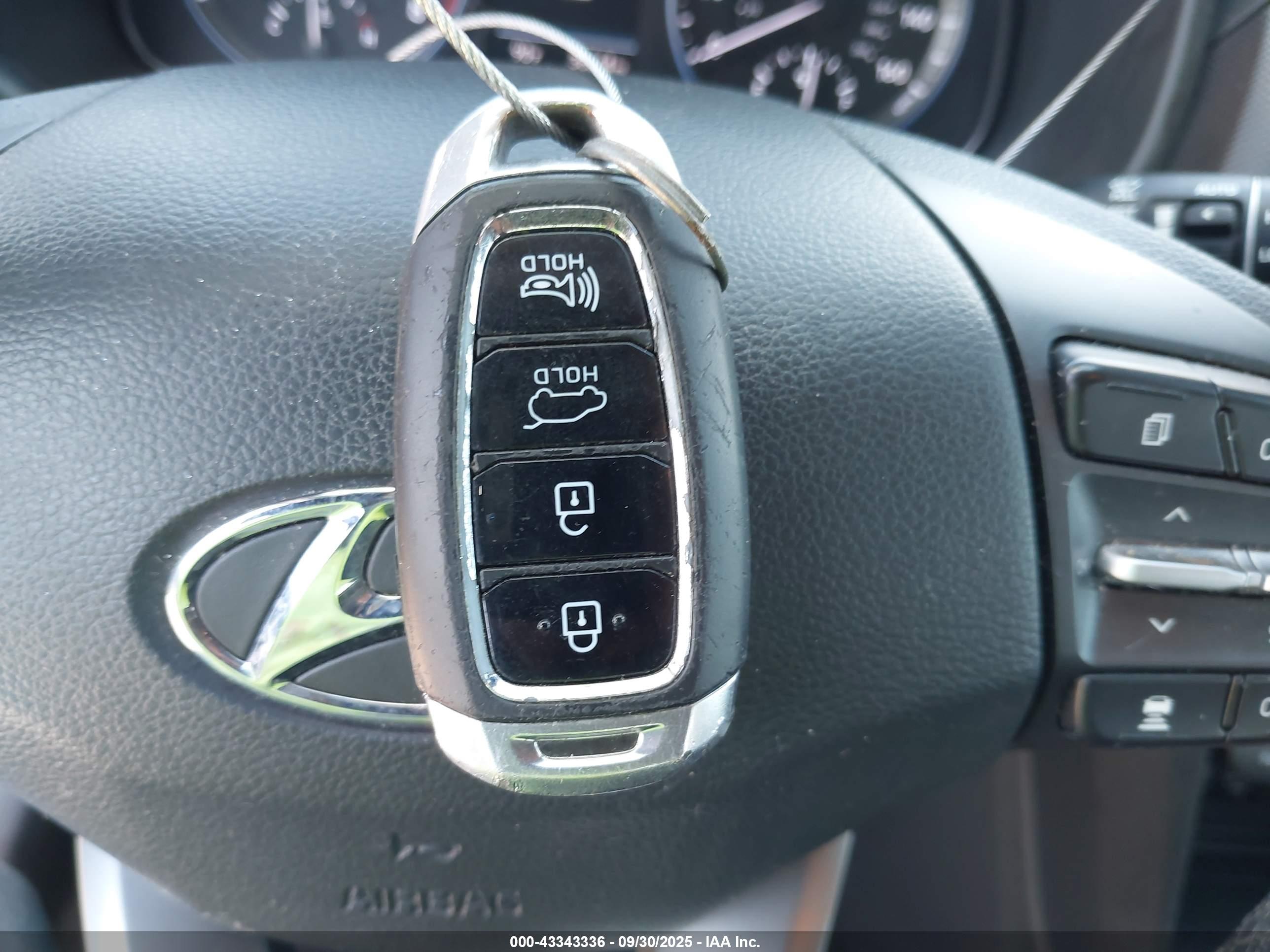 HYUNDAI KONA image 11