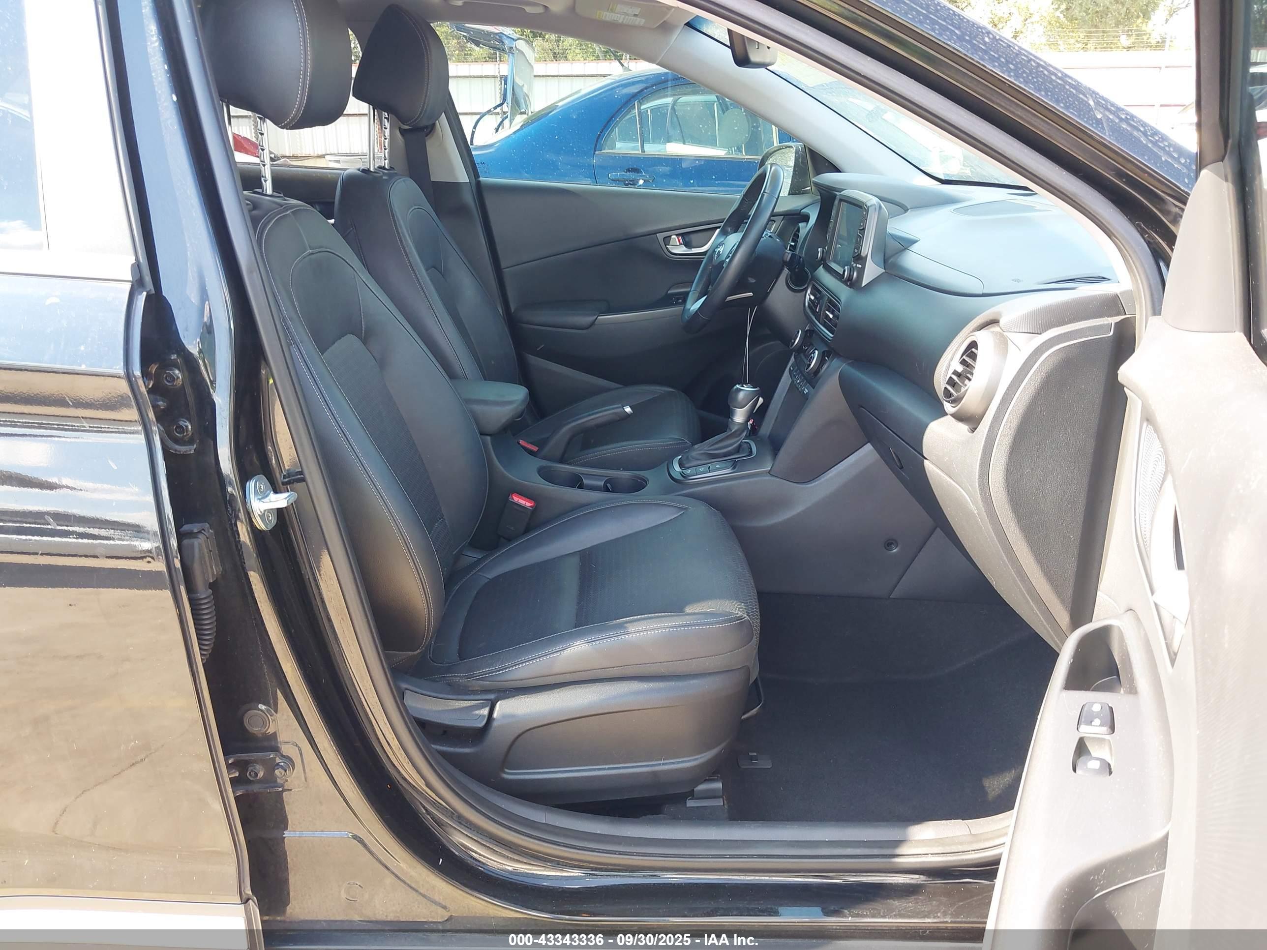 HYUNDAI KONA image 5