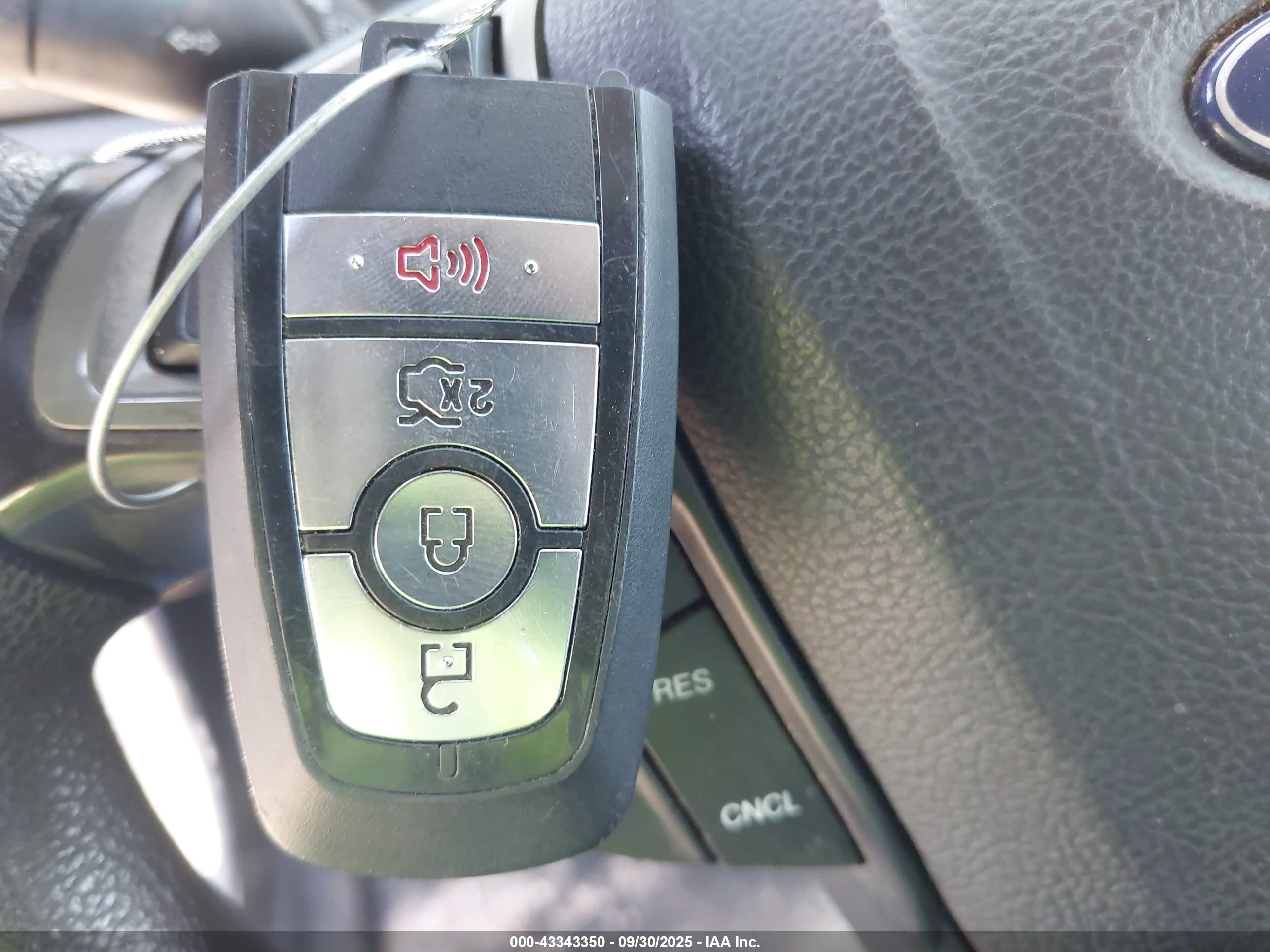 FORD FUSION image 11