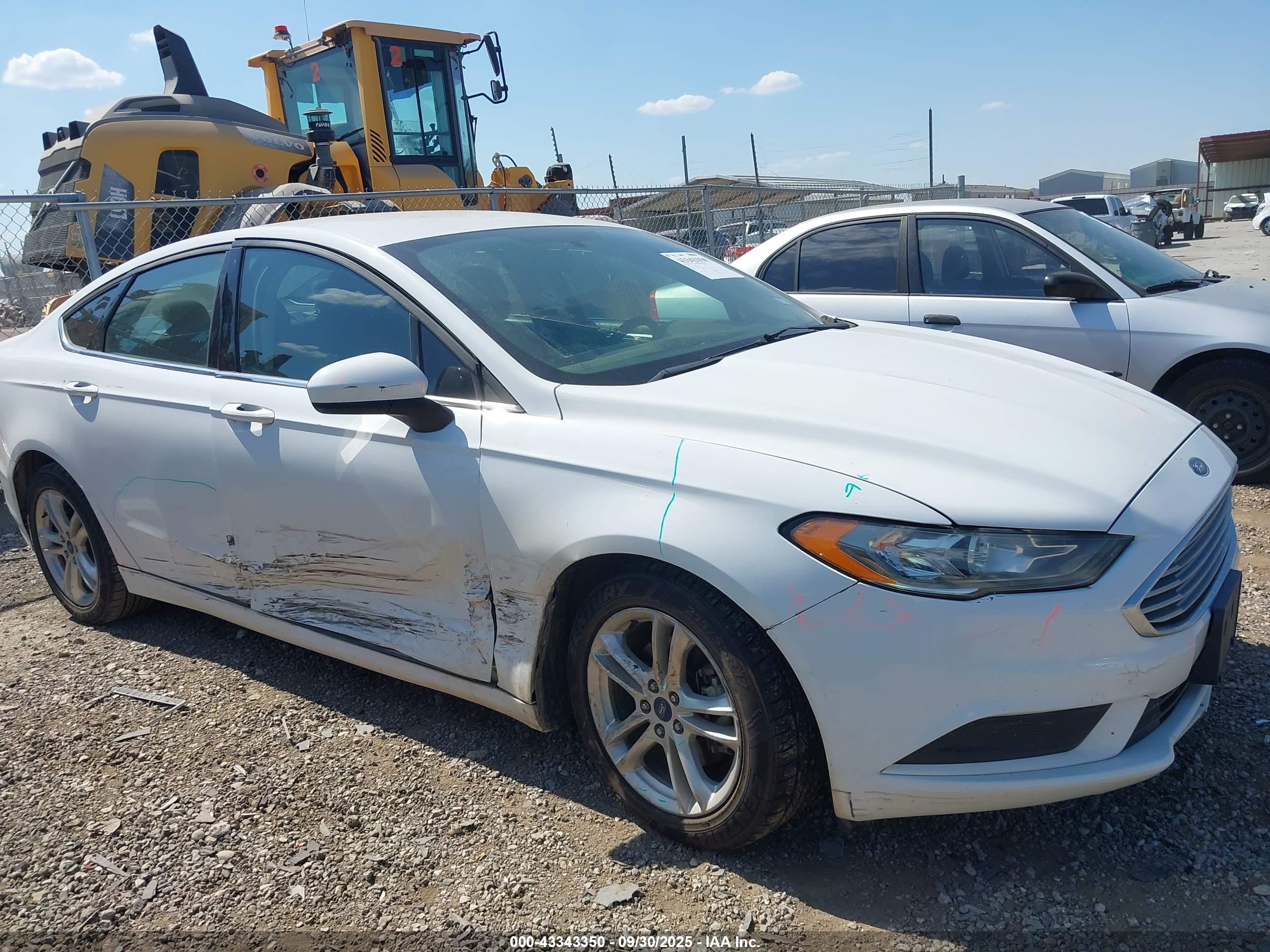FORD FUSION image 6