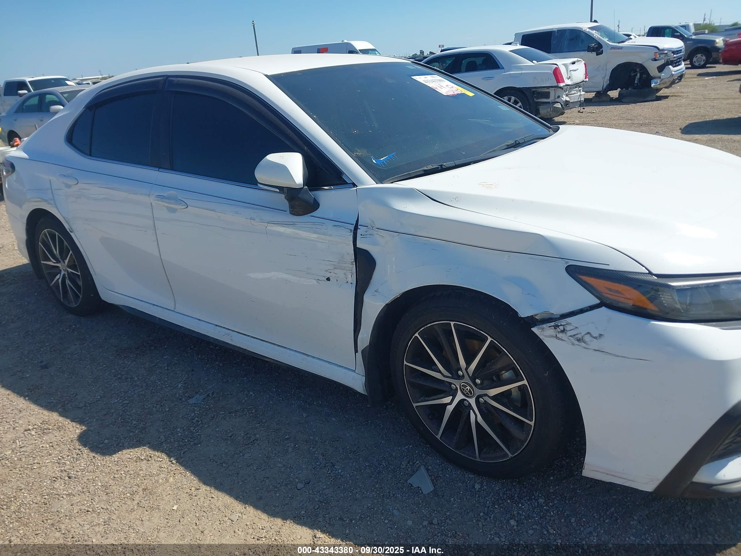 TOYOTA CAMRY image 6