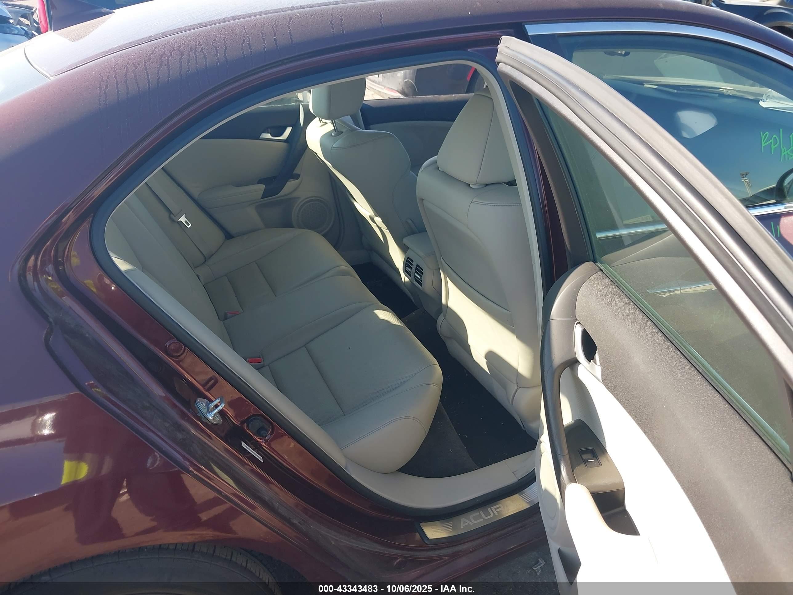 ACURA TSX image 8