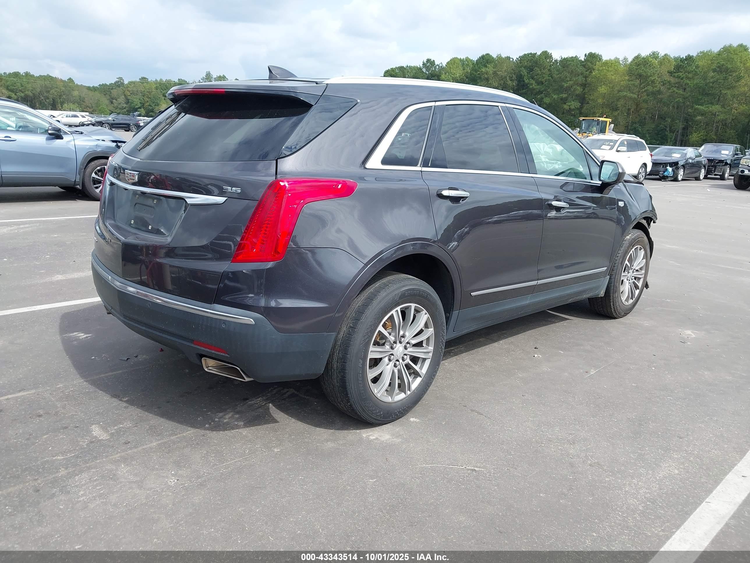 CADILLAC XT5 image 4