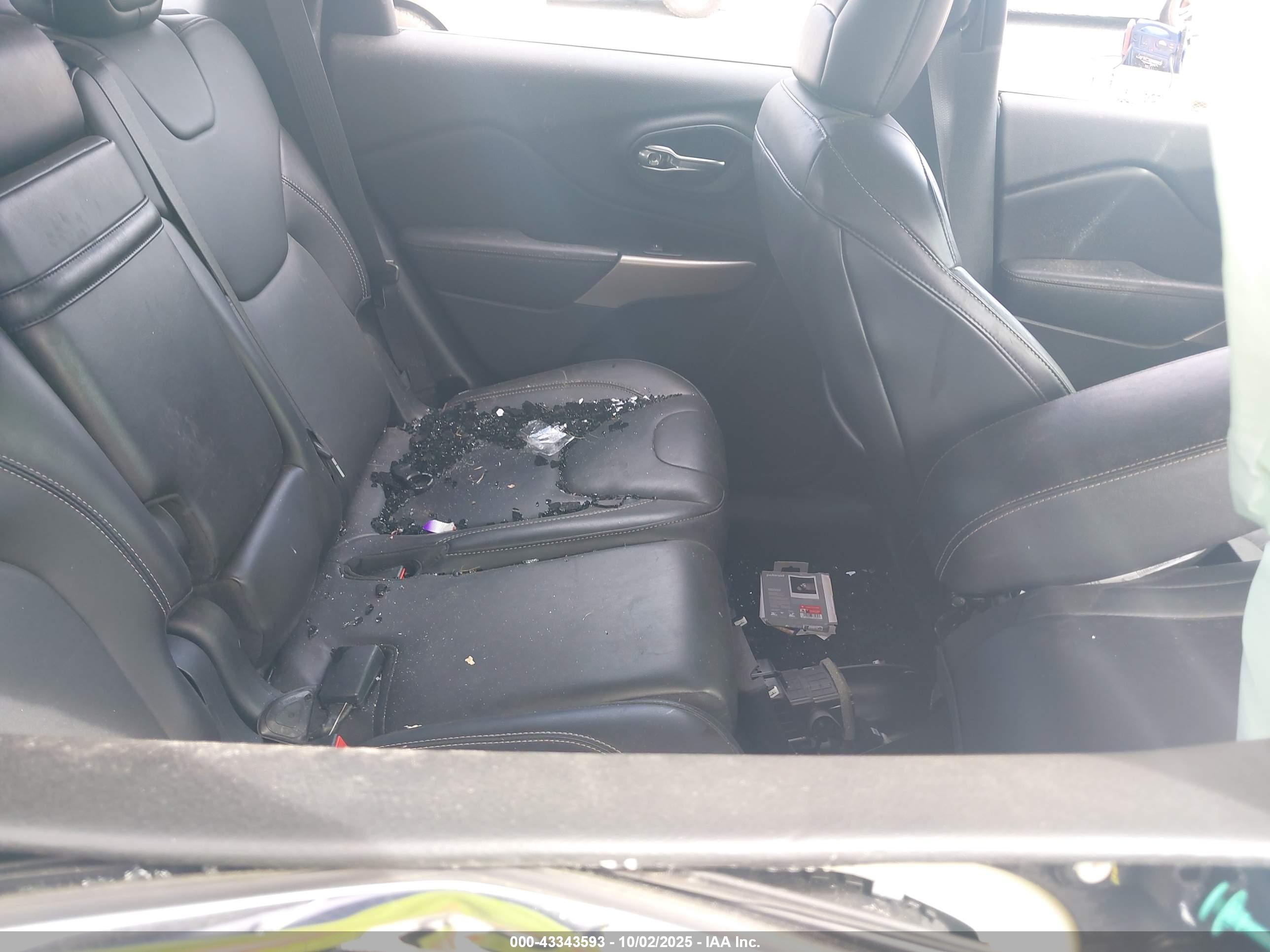 JEEP CHEROKEE image 8