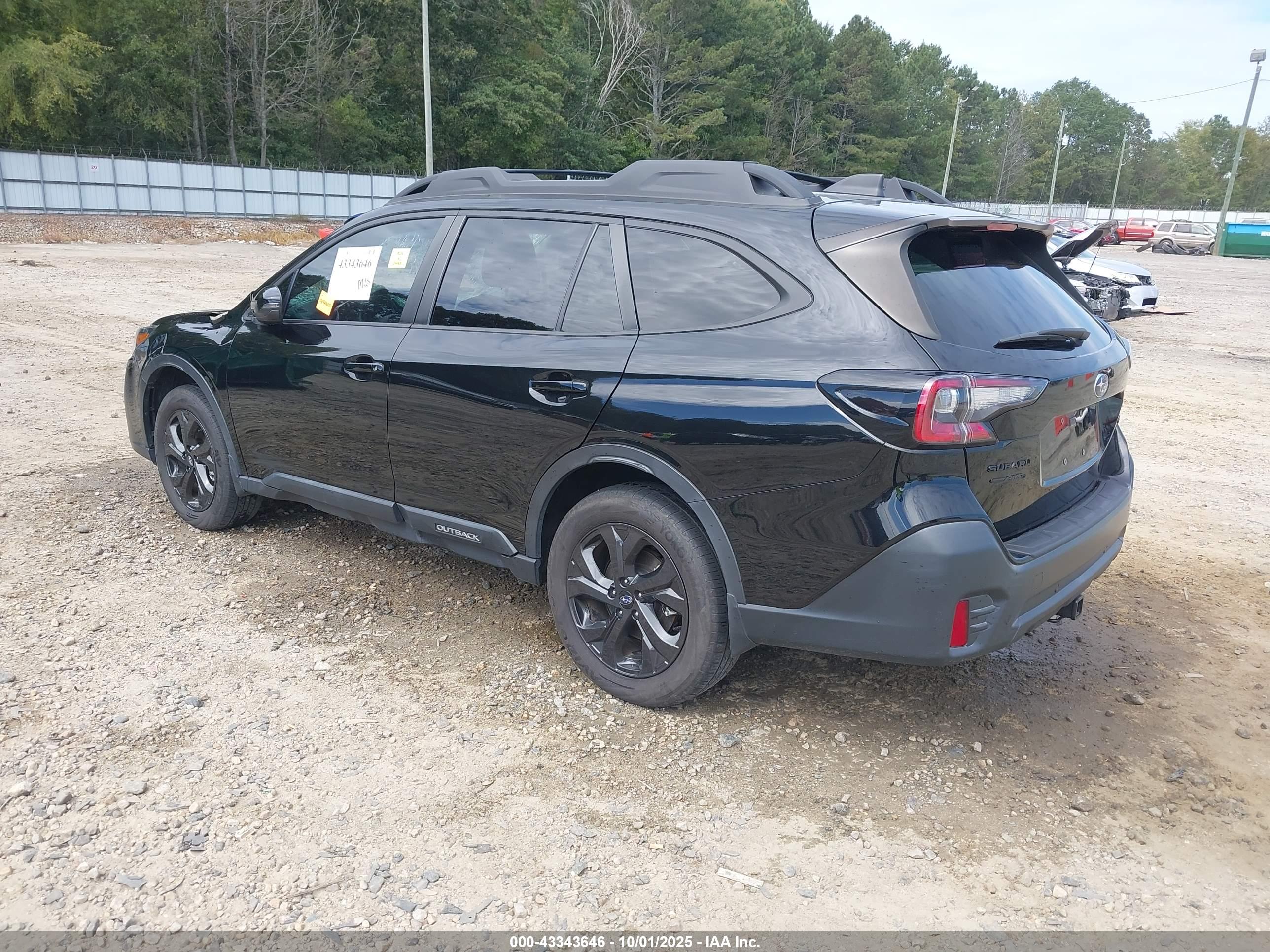 SUBARU OUTBACK image 3