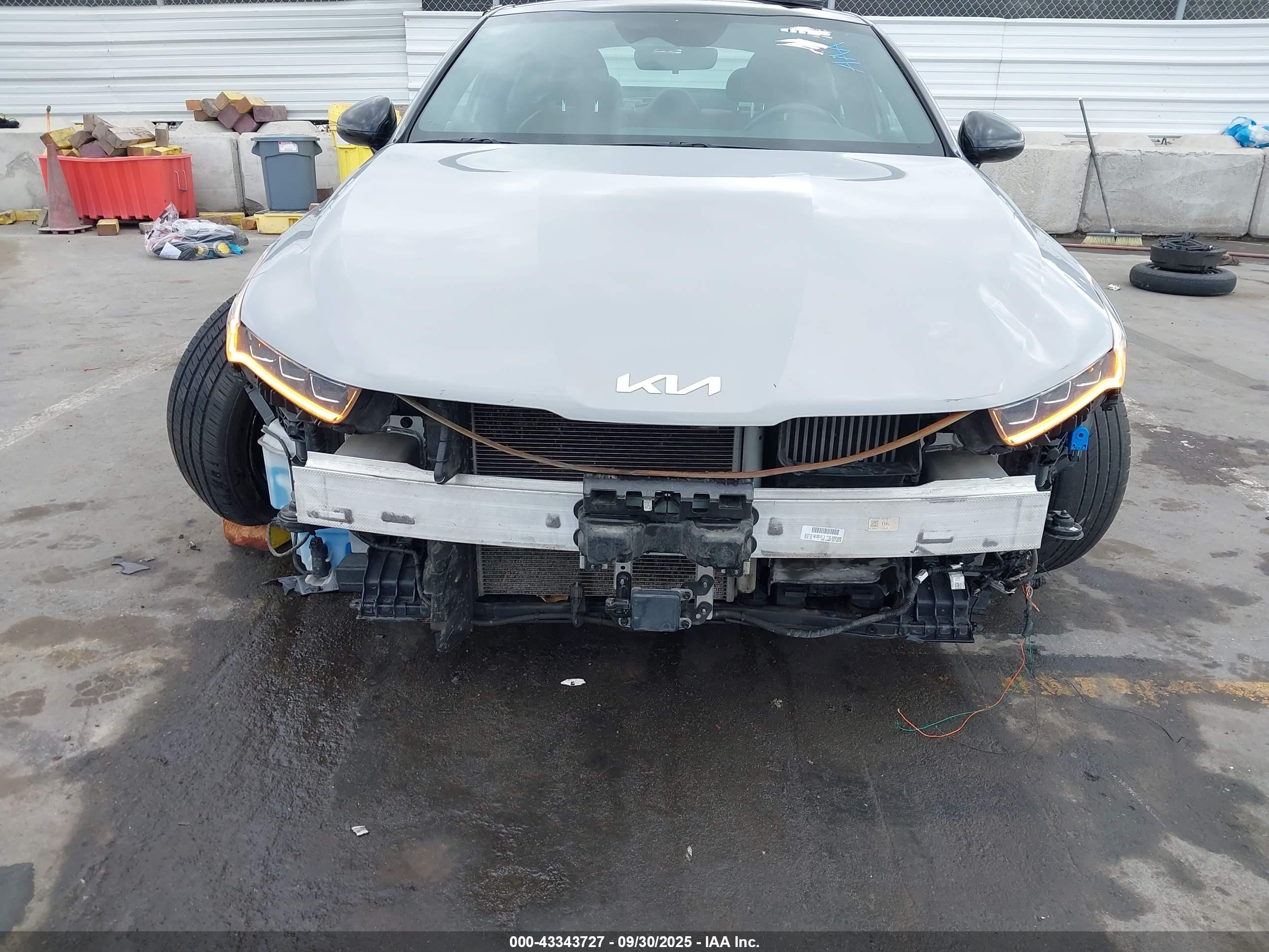 KIA K5 image 6