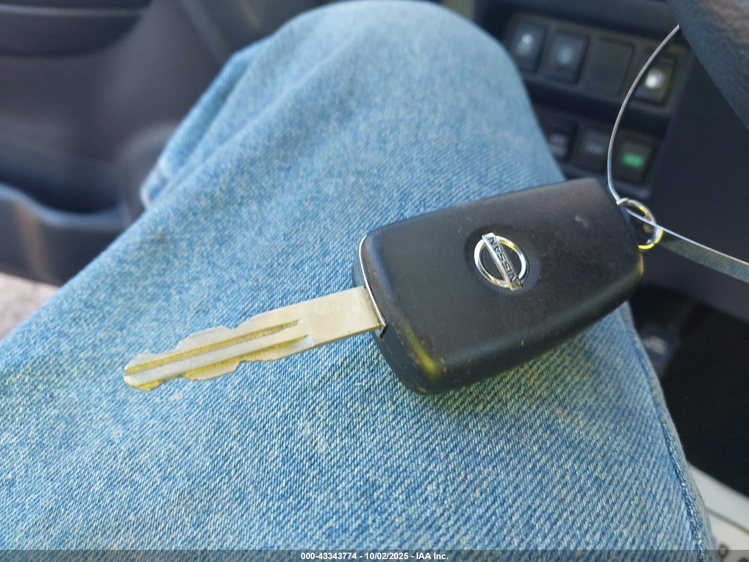 NISSAN ROGUE image 11