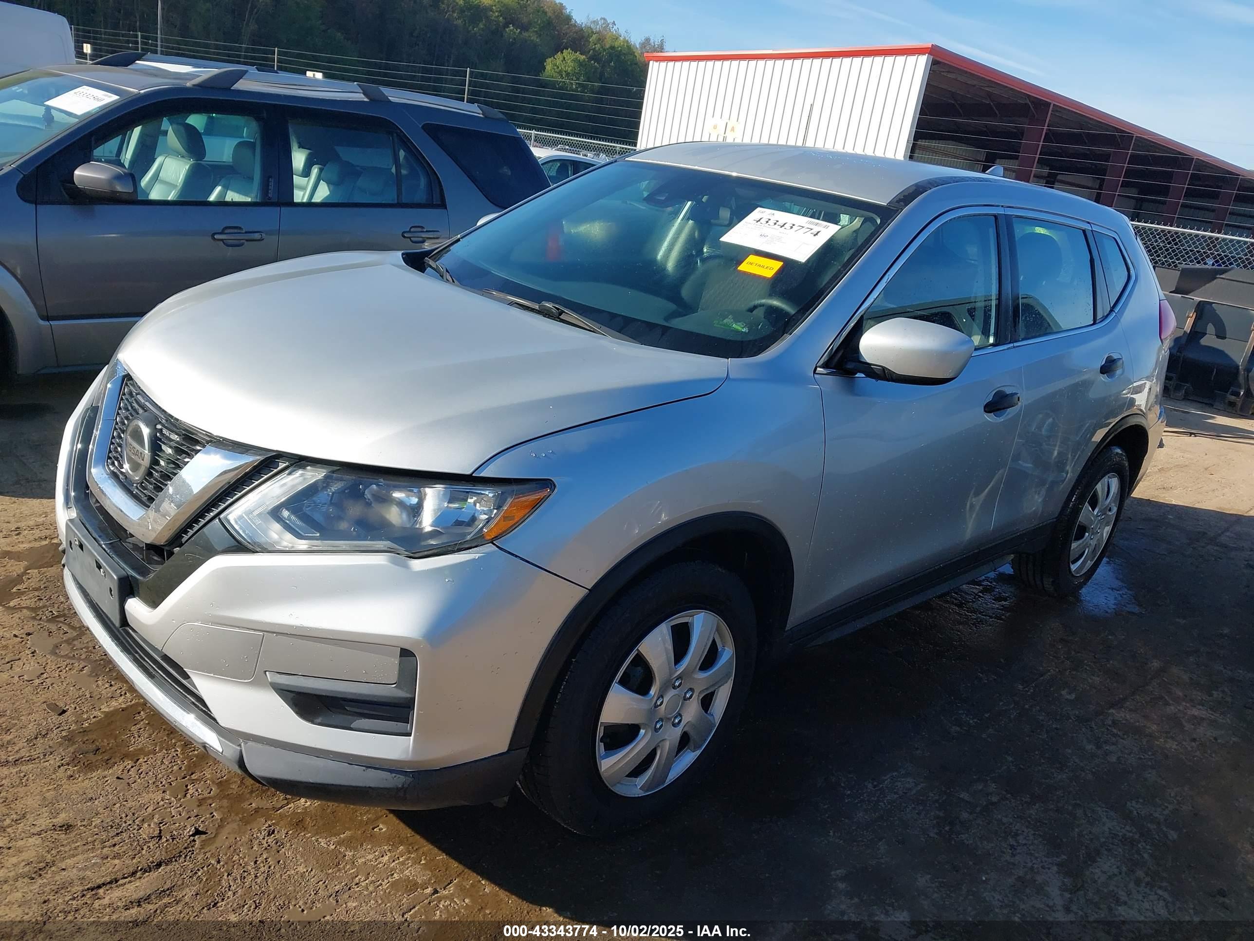 NISSAN ROGUE image 2