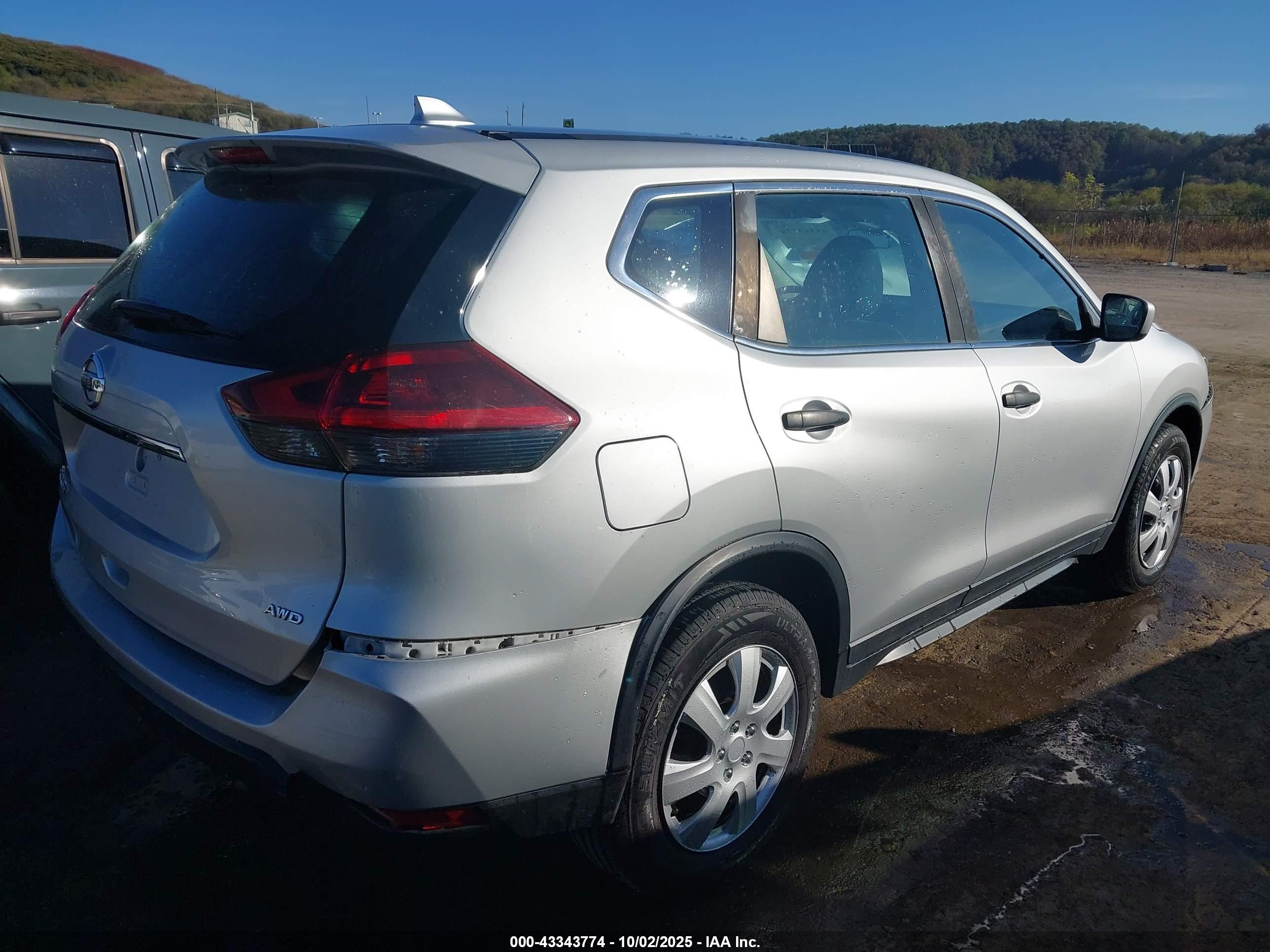 NISSAN ROGUE image 4