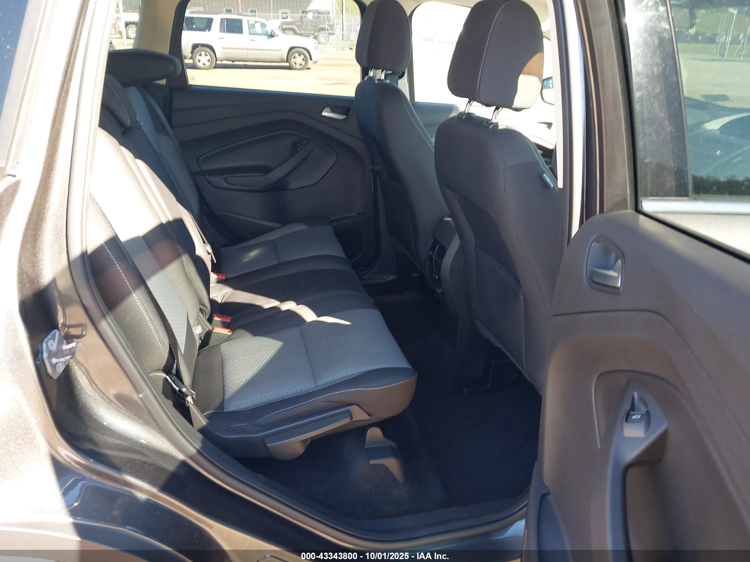 FORD ESCAPE image 8