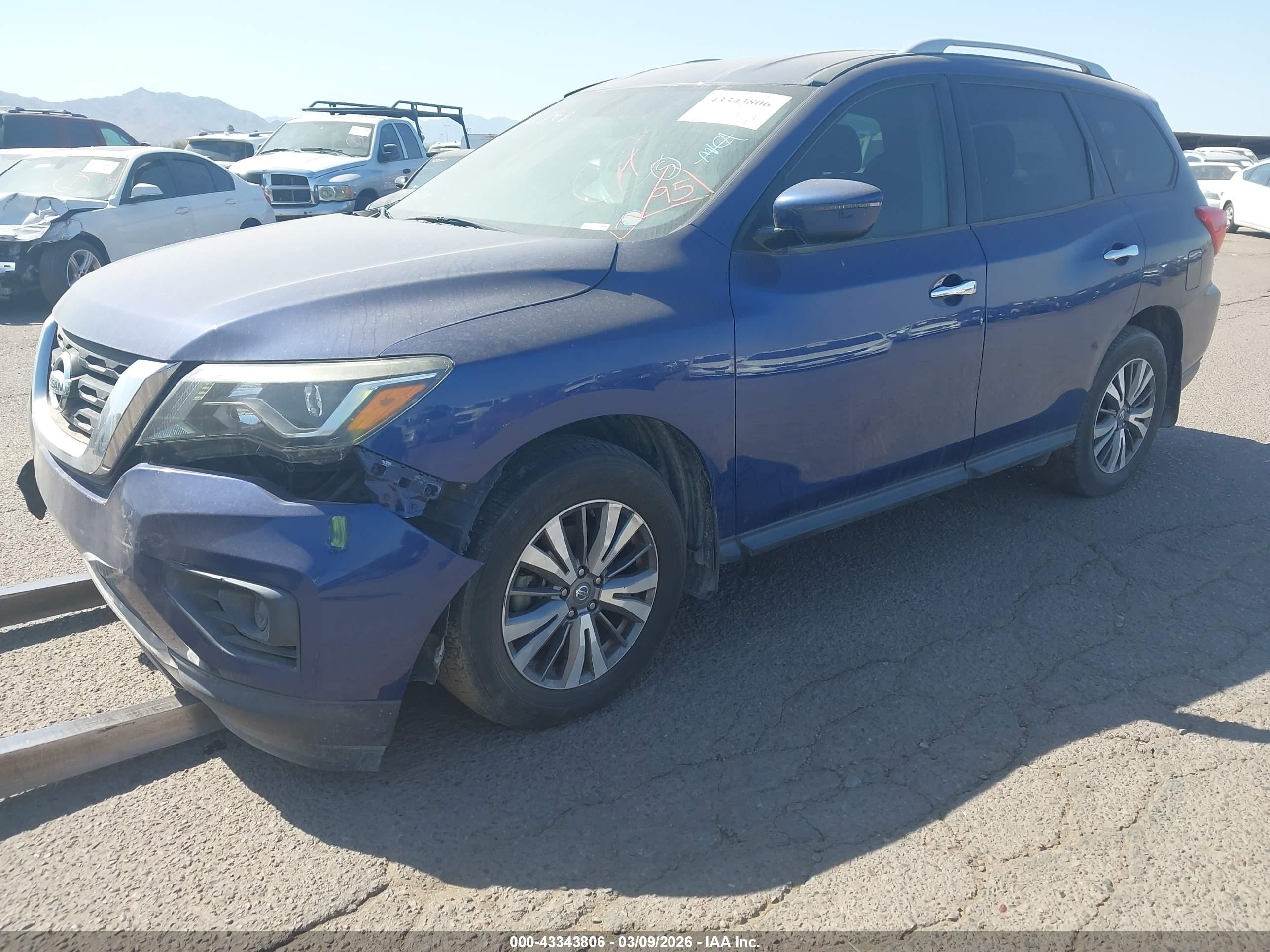 NISSAN PATHFINDER image 2