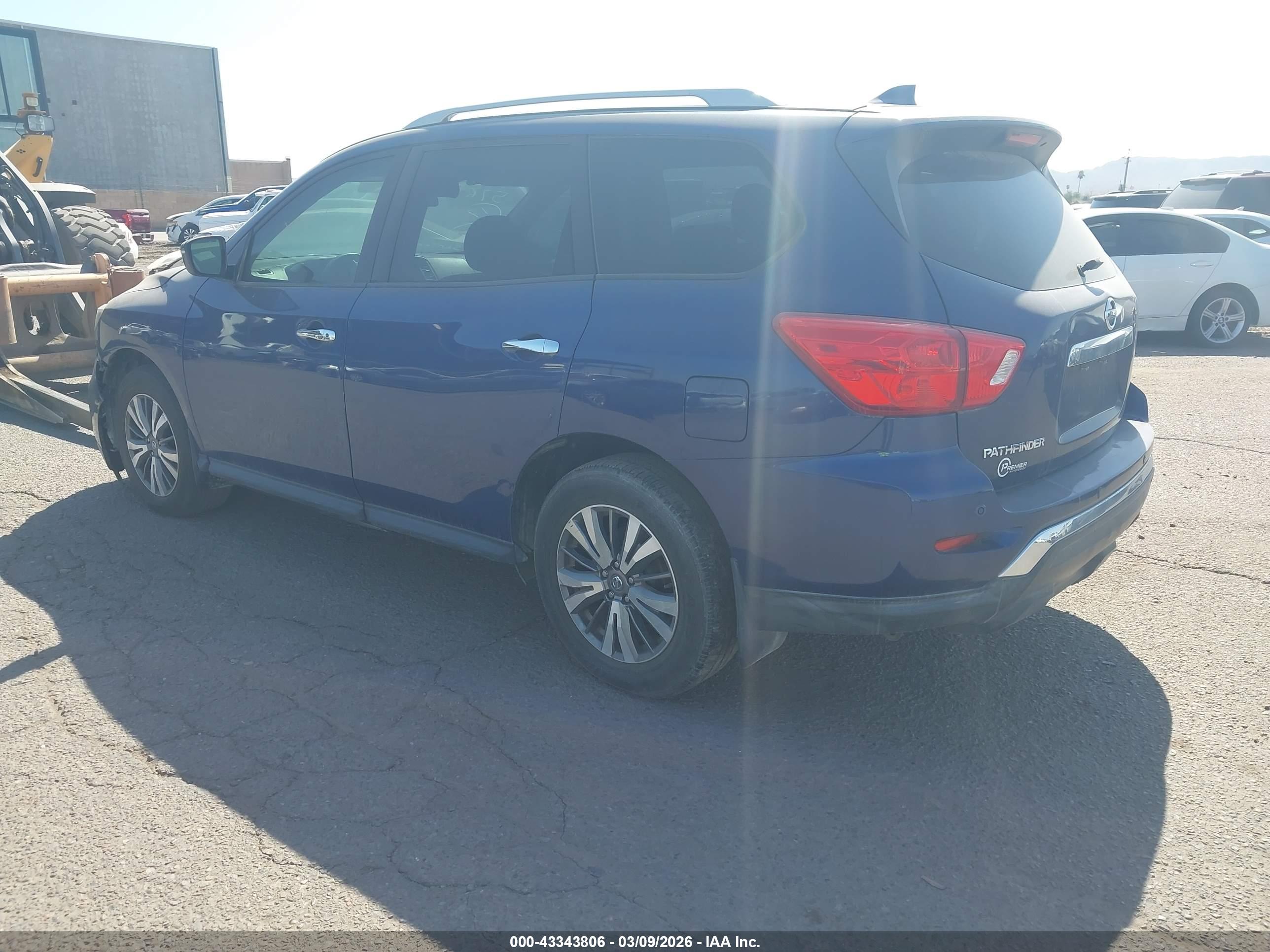 NISSAN PATHFINDER image 3