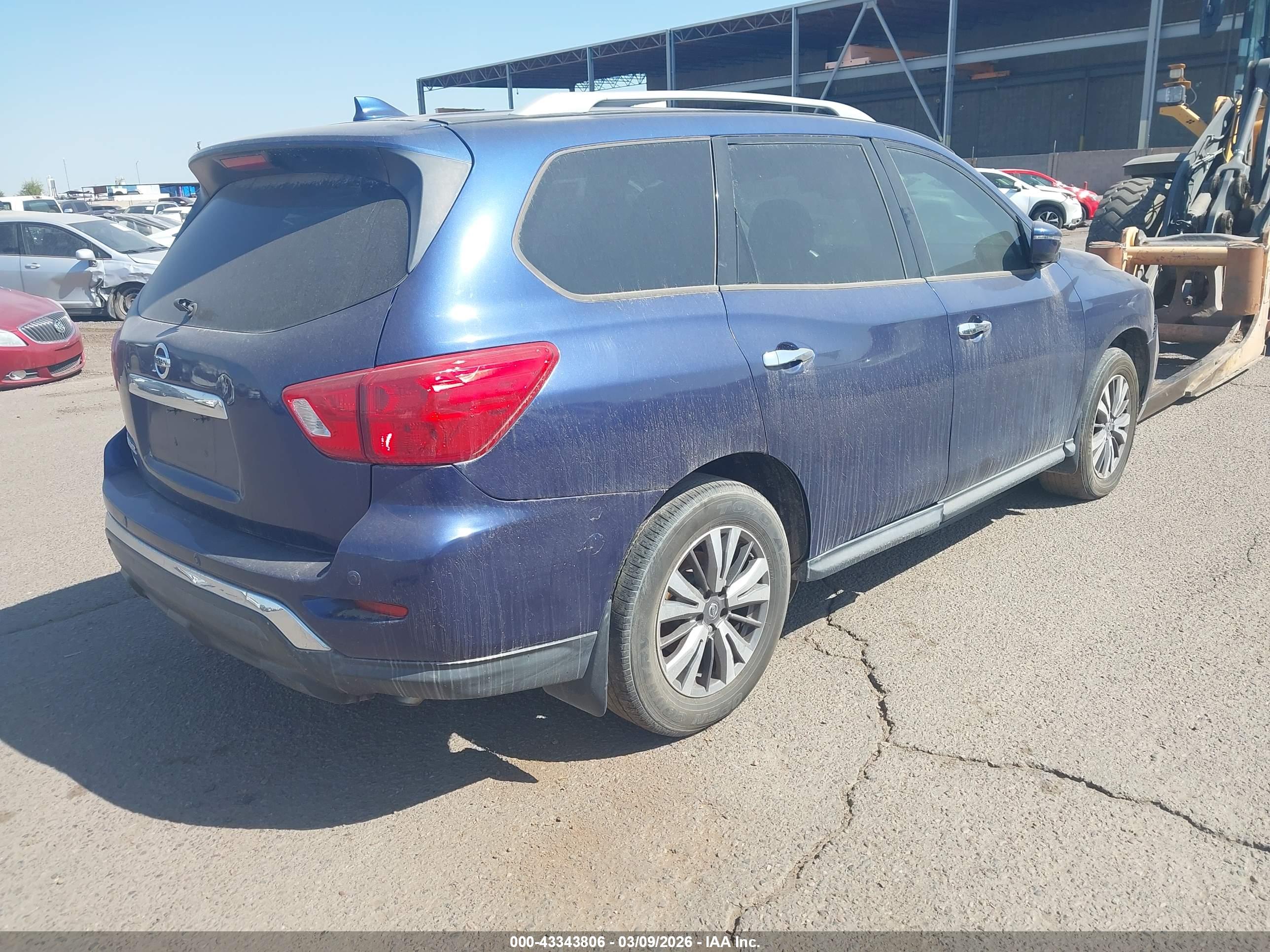 NISSAN PATHFINDER image 4