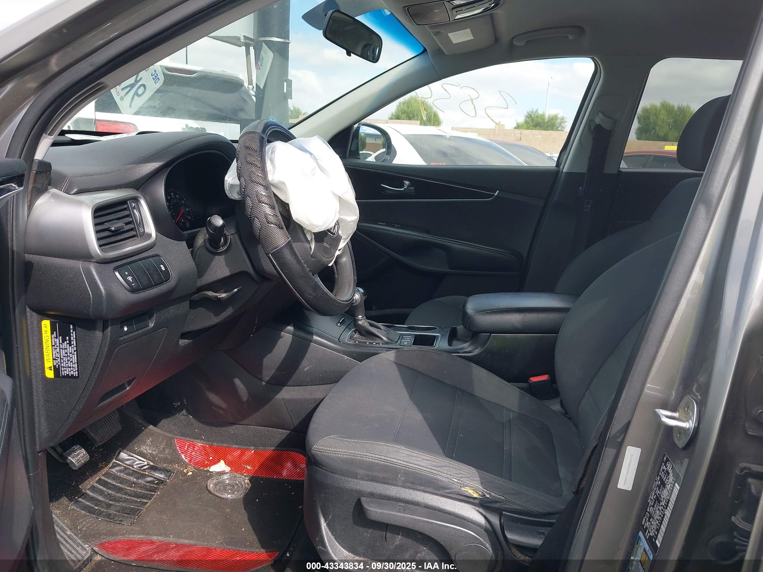 KIA SORENTO image 5