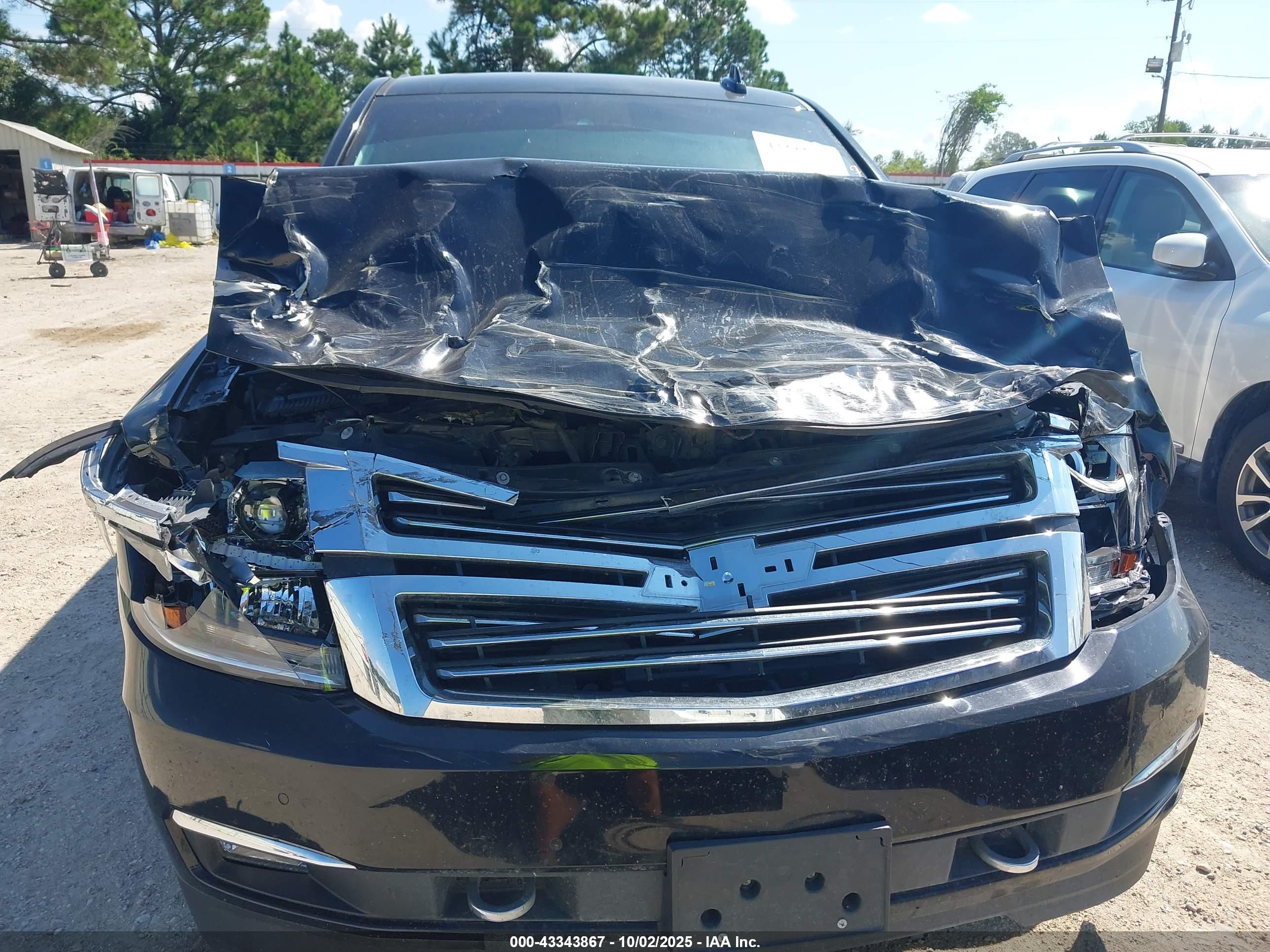 CHEVROLET TAHOE image 6