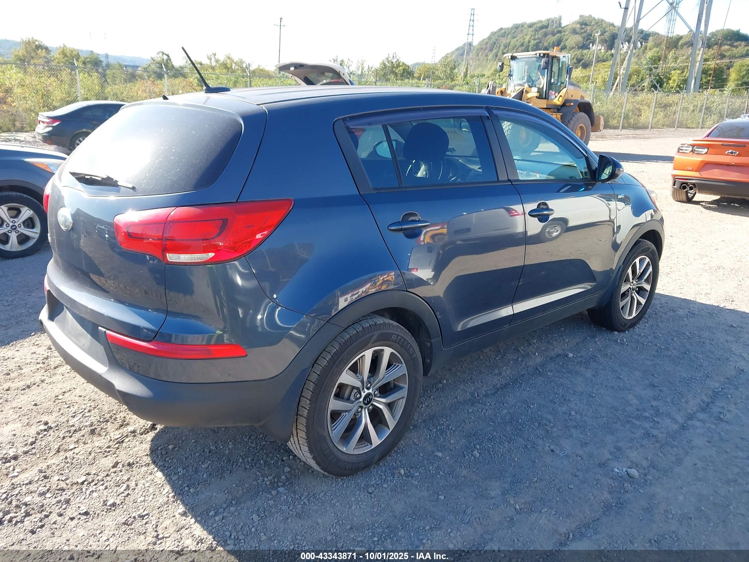 KIA SPORTAGE image 4