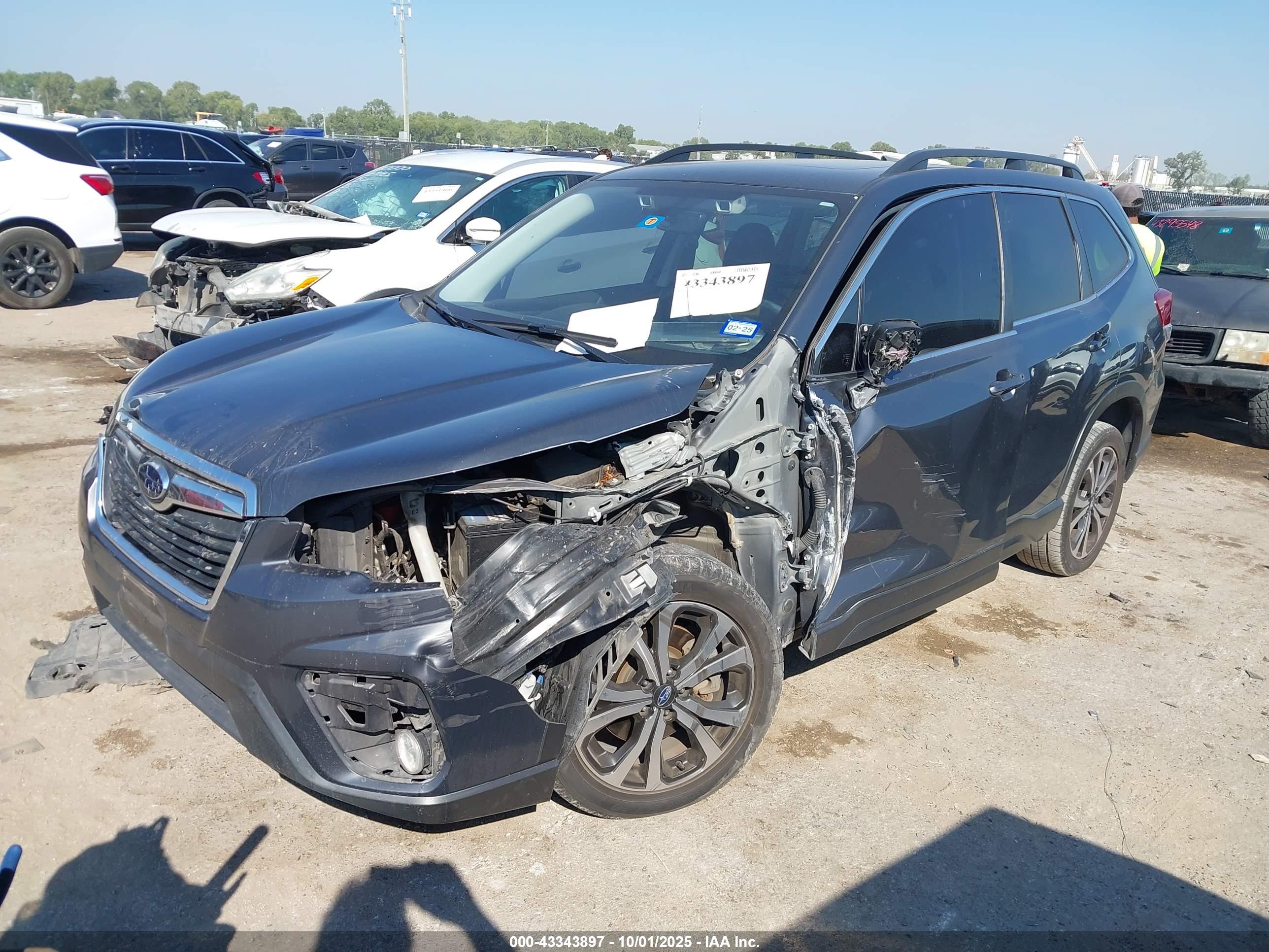 SUBARU FORESTER image 2