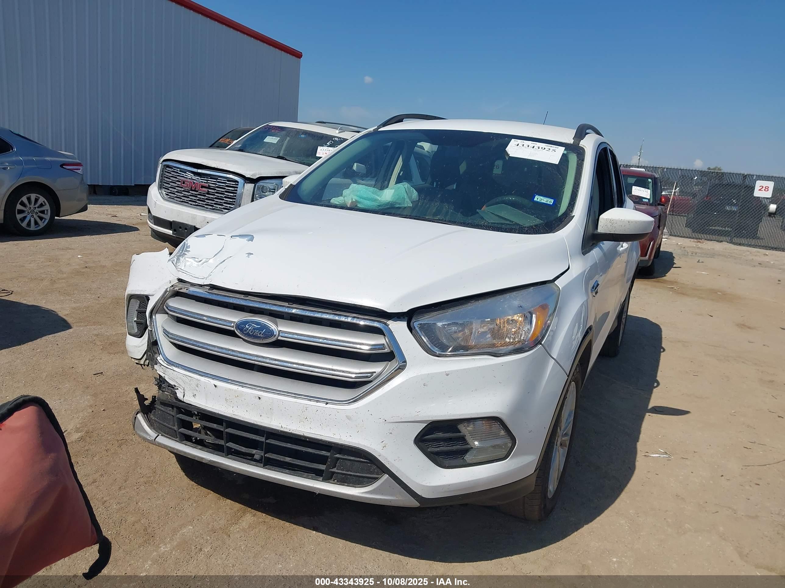 FORD ESCAPE image 2
