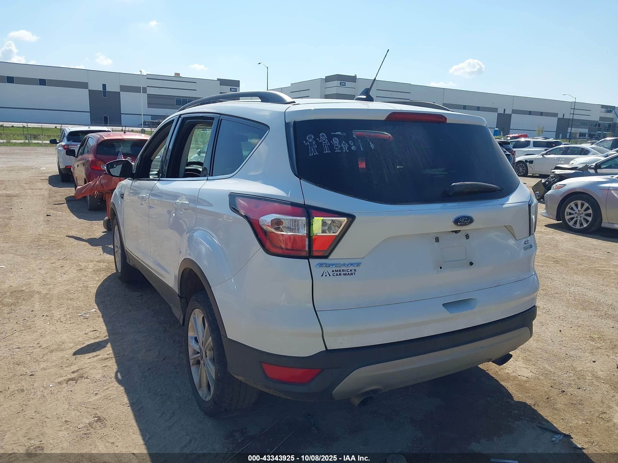 FORD ESCAPE image 3