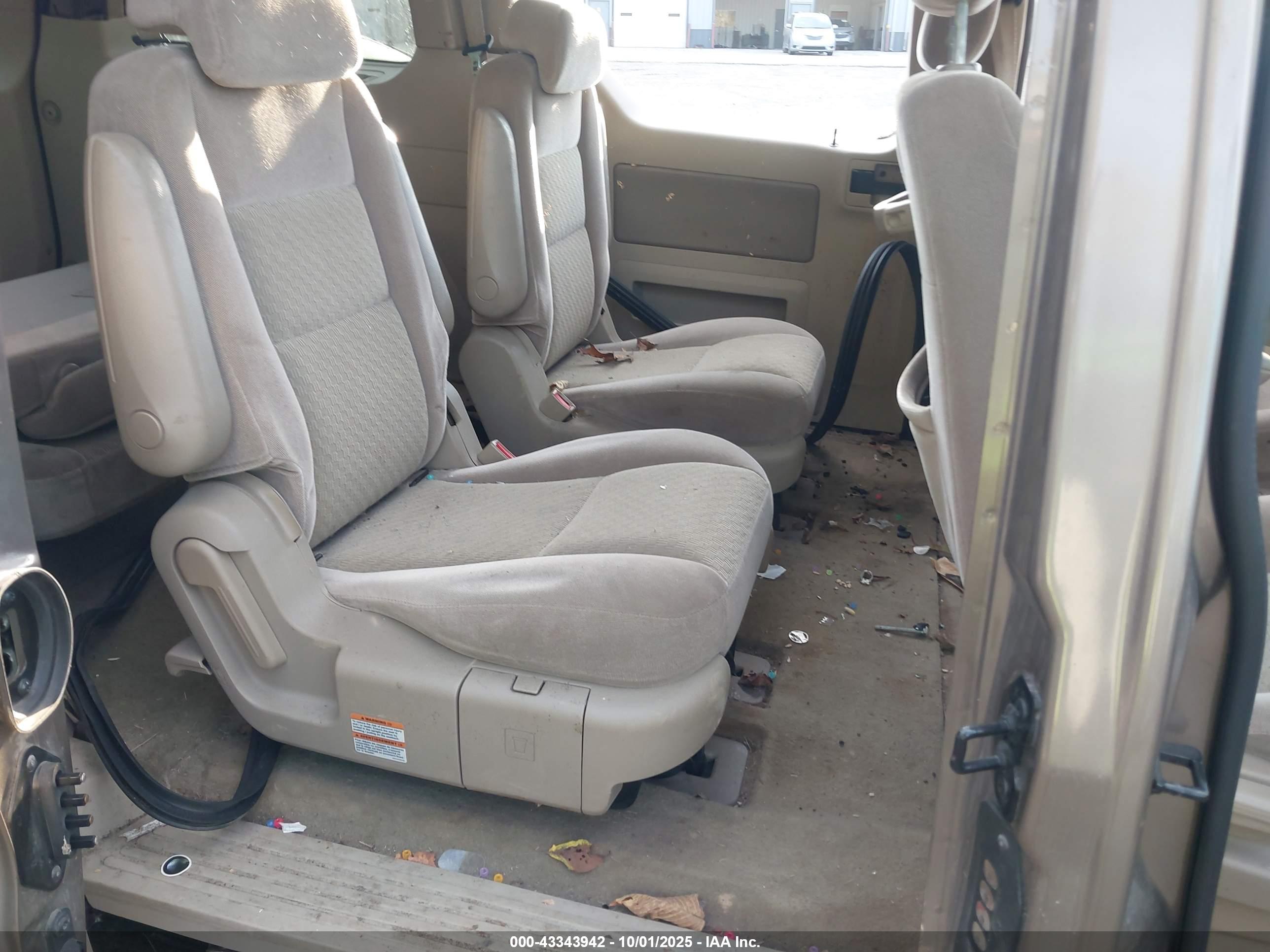 FORD FREESTAR image 8