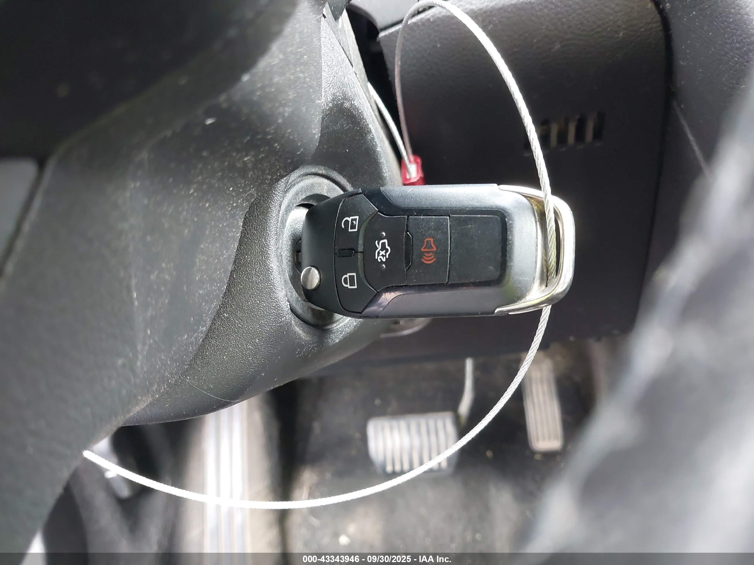 FORD FUSION image 11