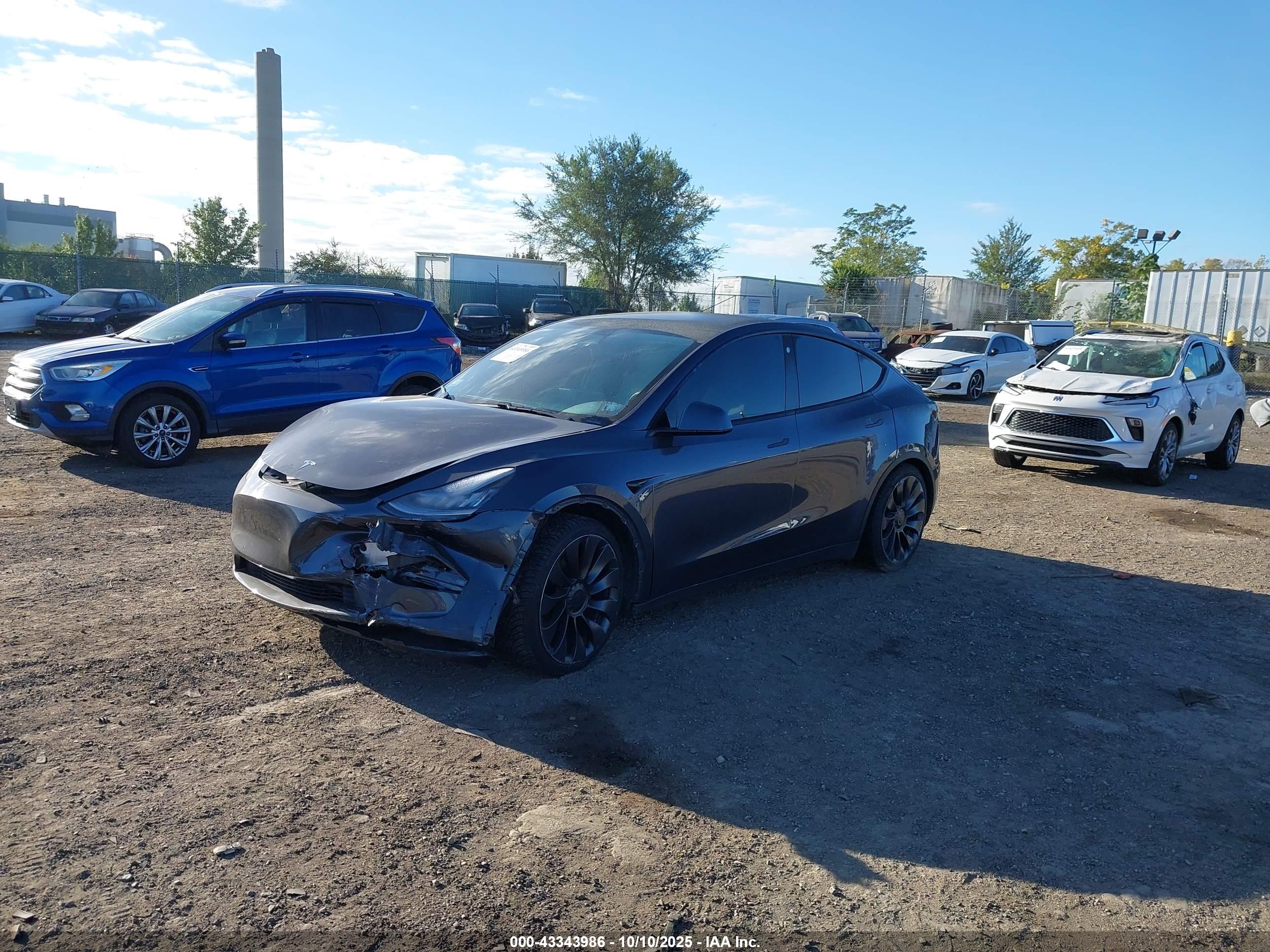 TESLA MODEL image 2