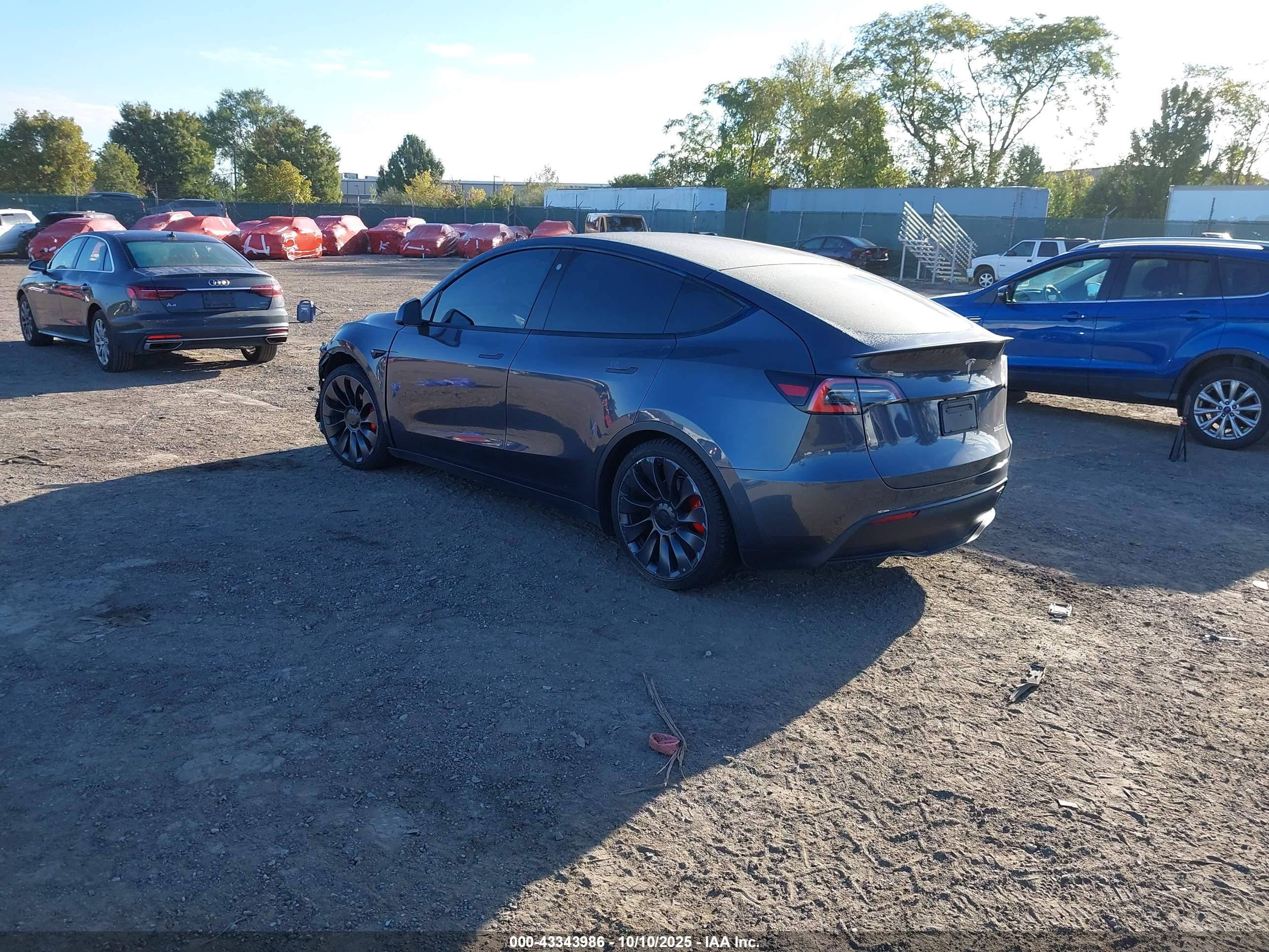 TESLA MODEL image 3