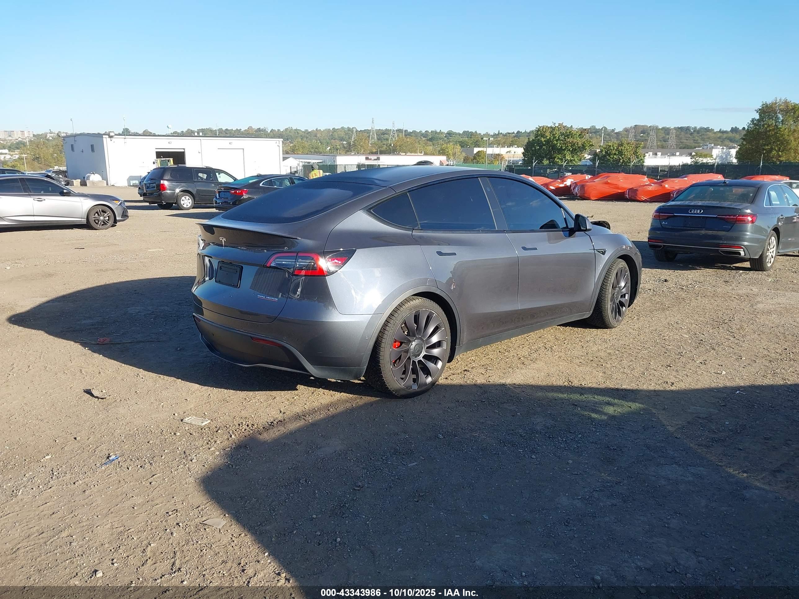 TESLA MODEL image 4