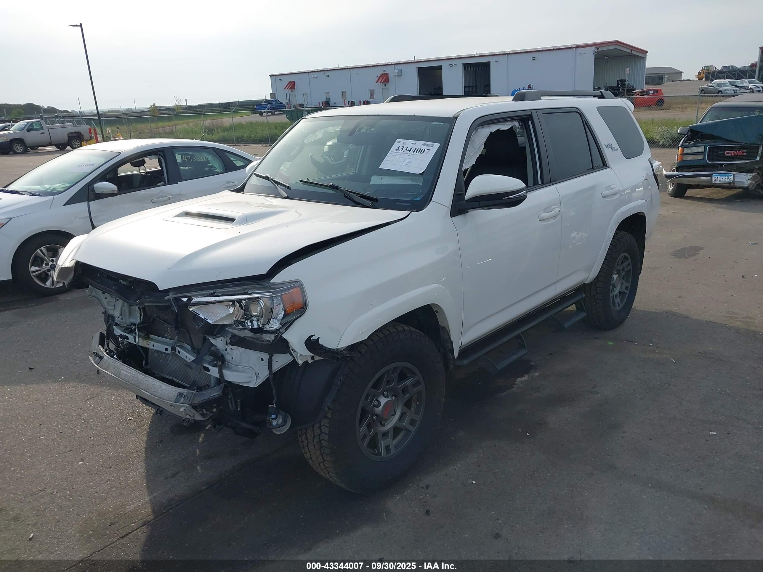 TOYOTA 4RUNNER image 2