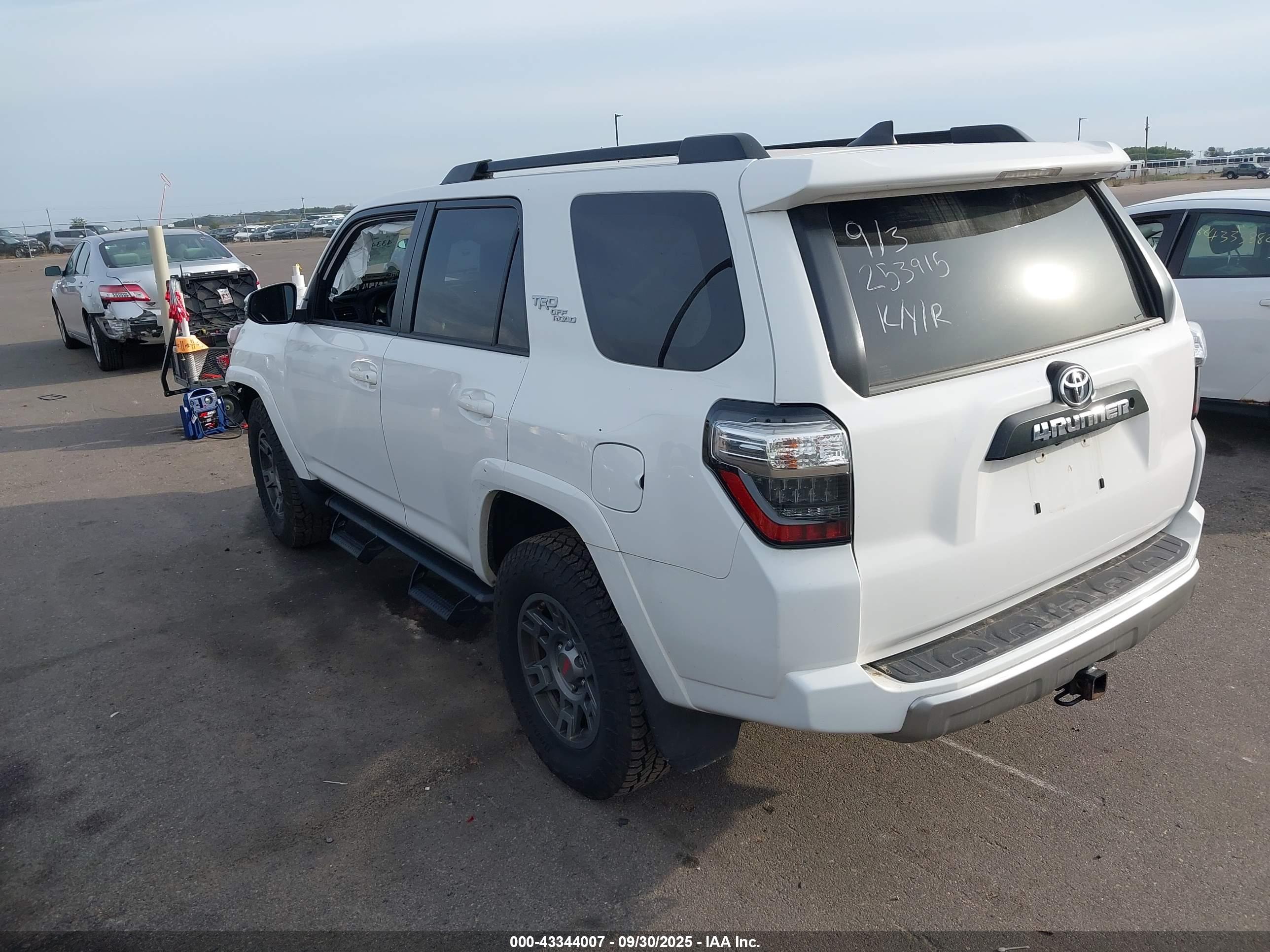 TOYOTA 4RUNNER image 3