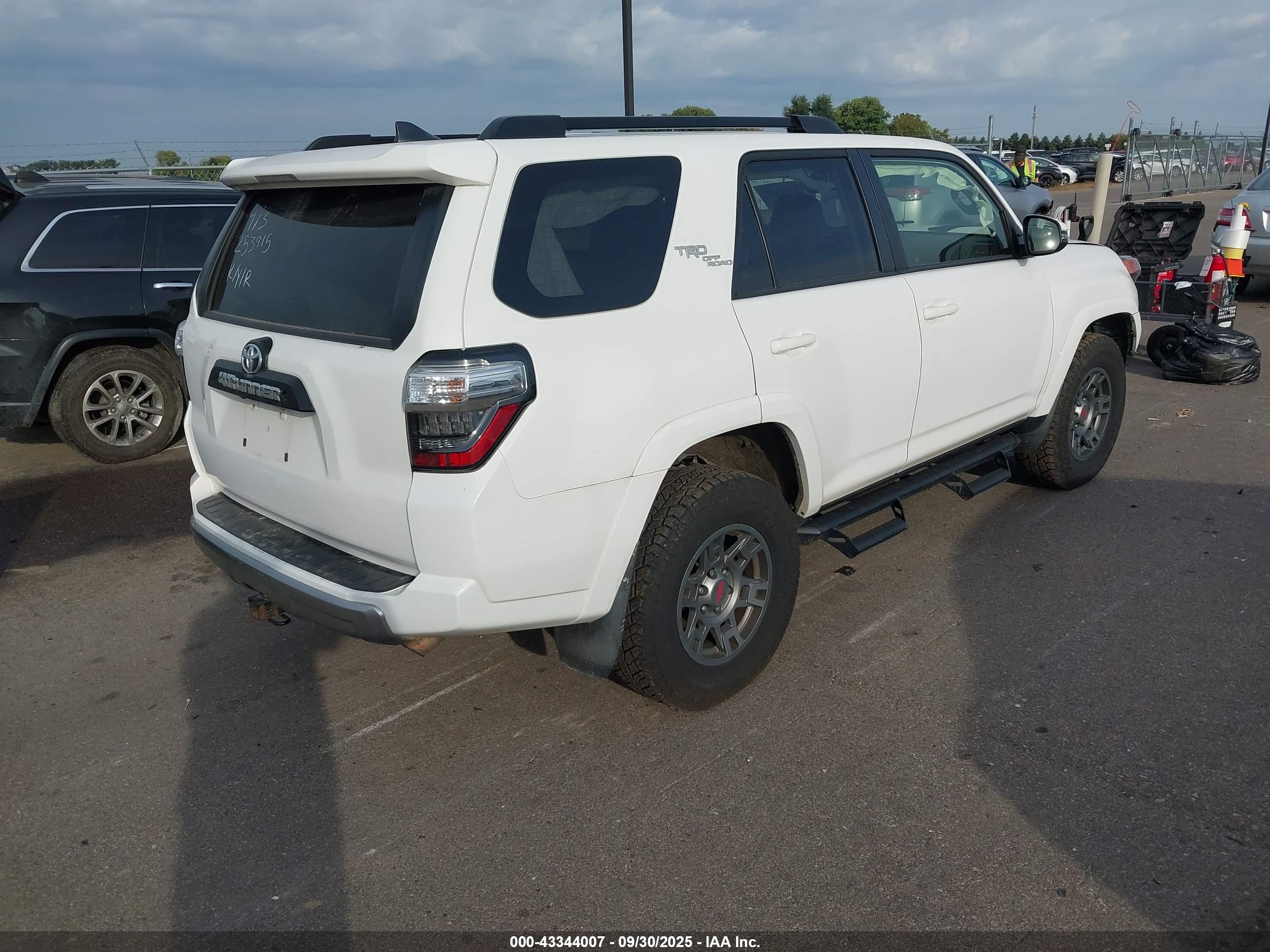 TOYOTA 4RUNNER image 4