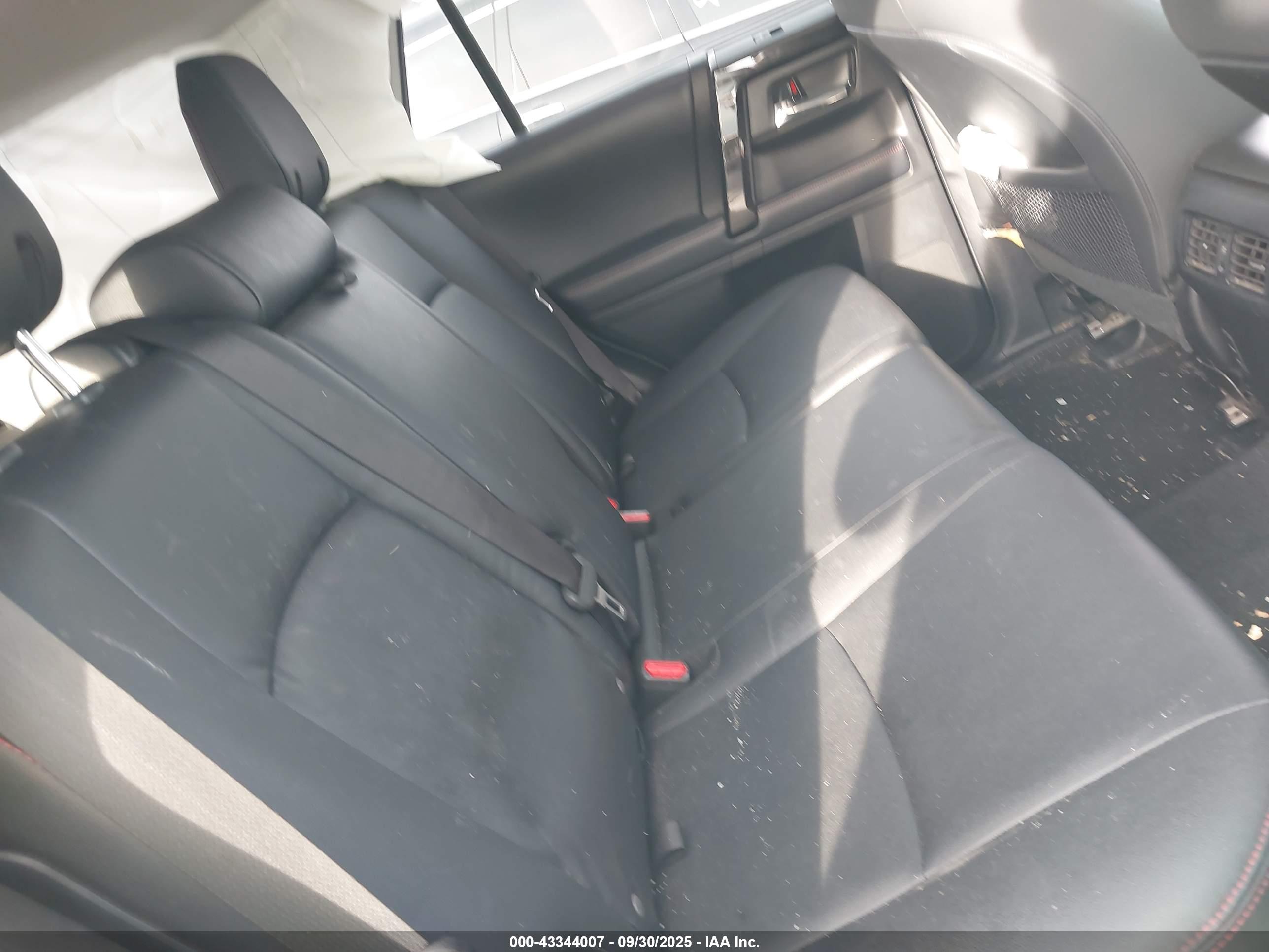 TOYOTA 4RUNNER image 8
