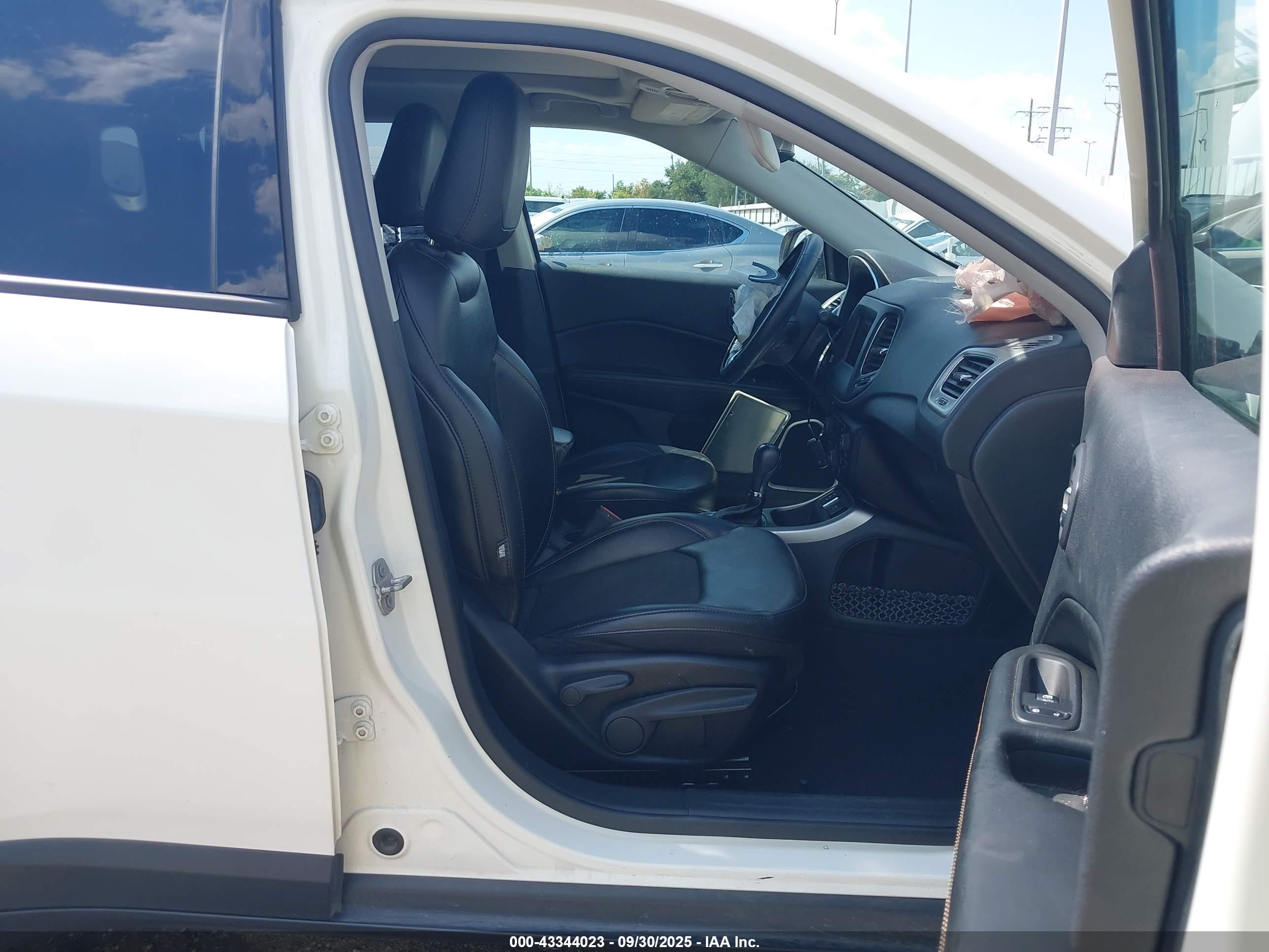 JEEP COMPASS image 5