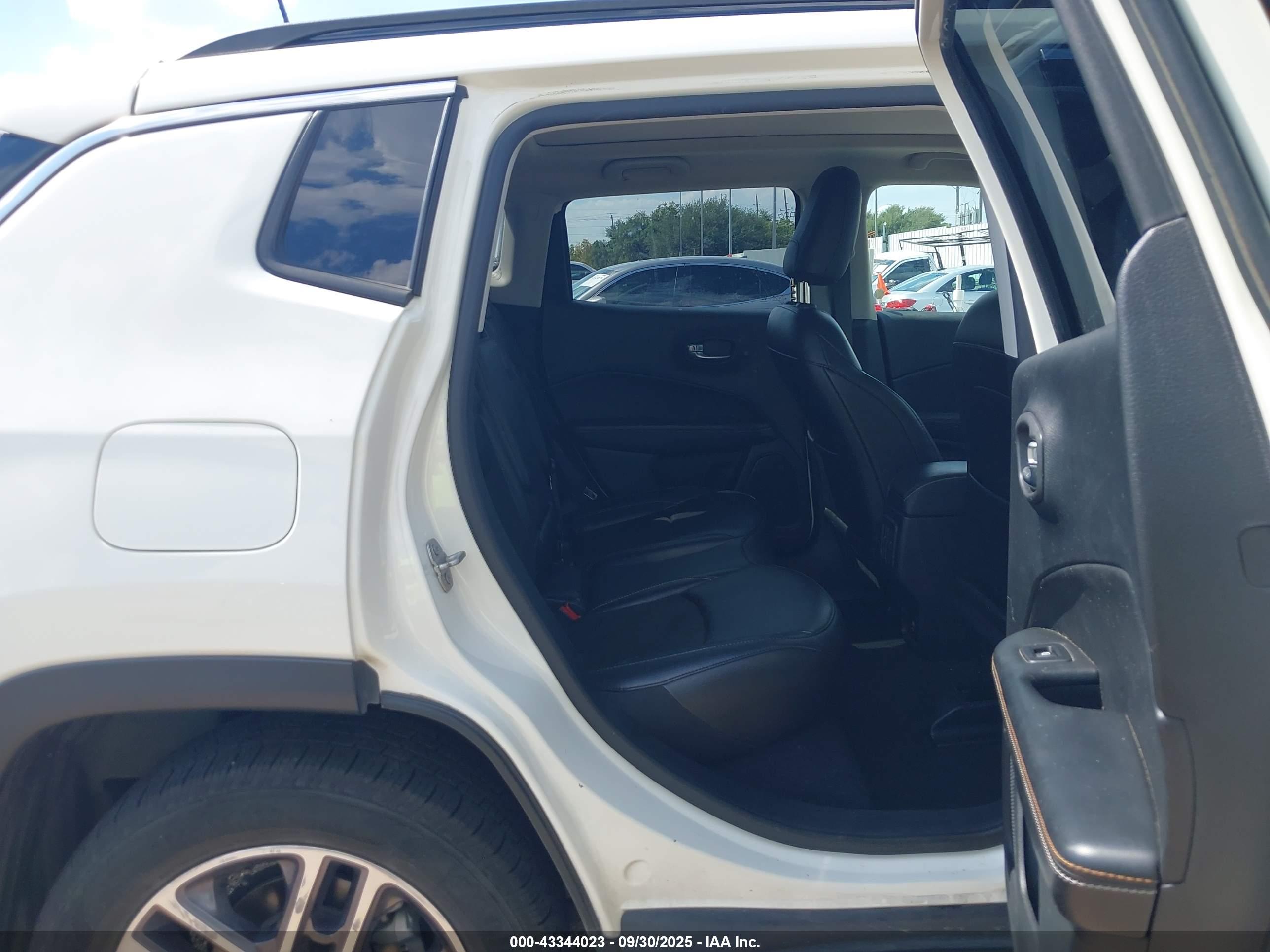 JEEP COMPASS image 8