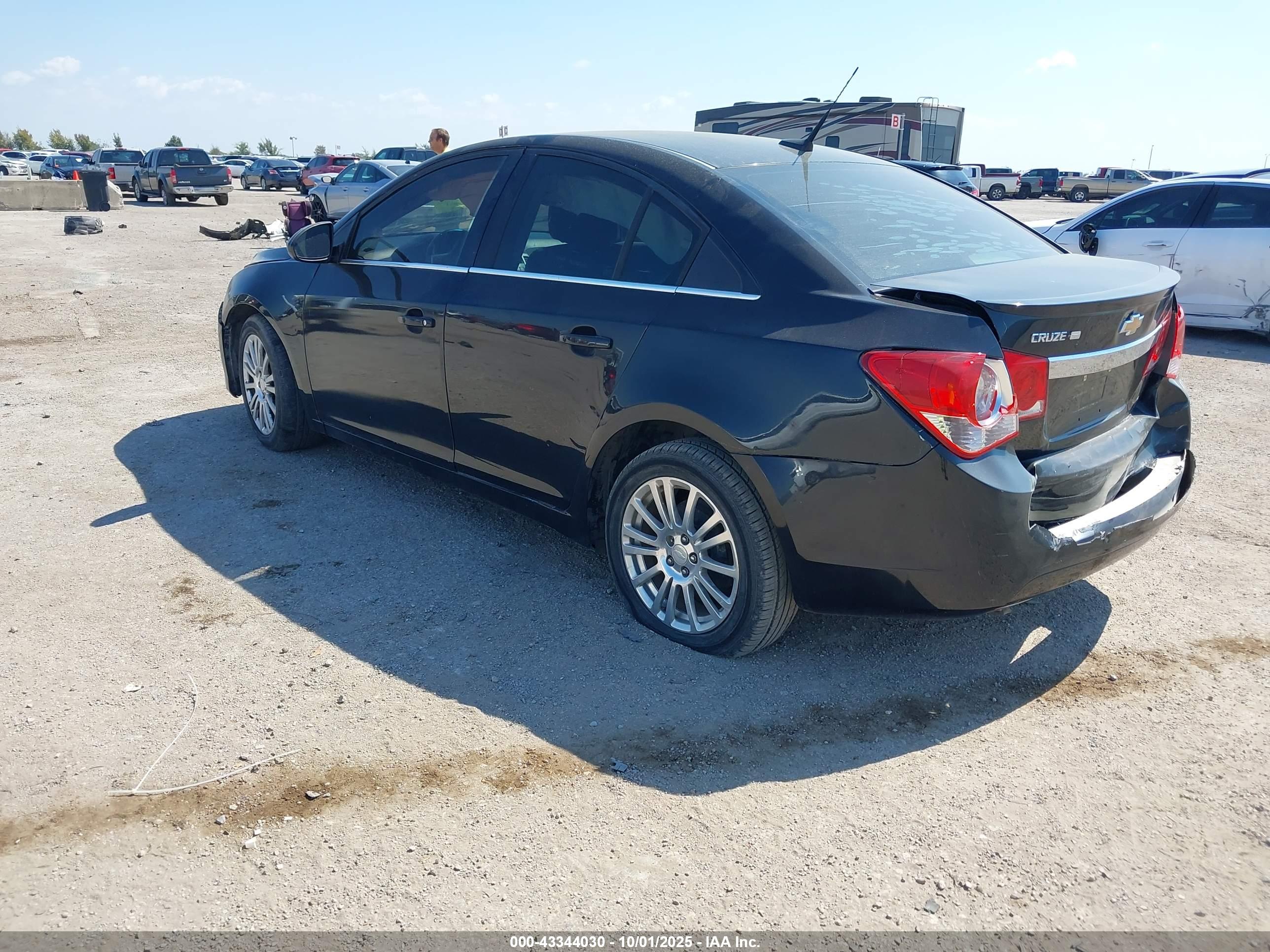 CHEVROLET CRUZE image 3