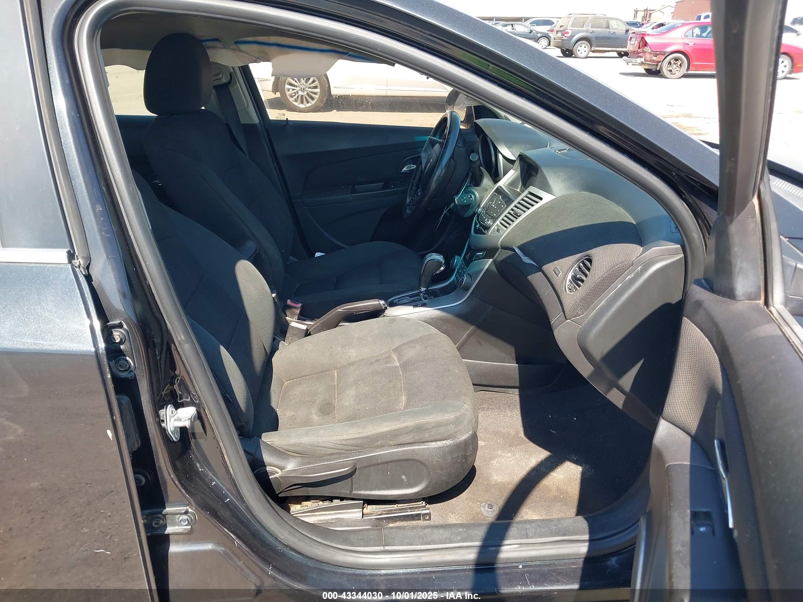 CHEVROLET CRUZE image 5