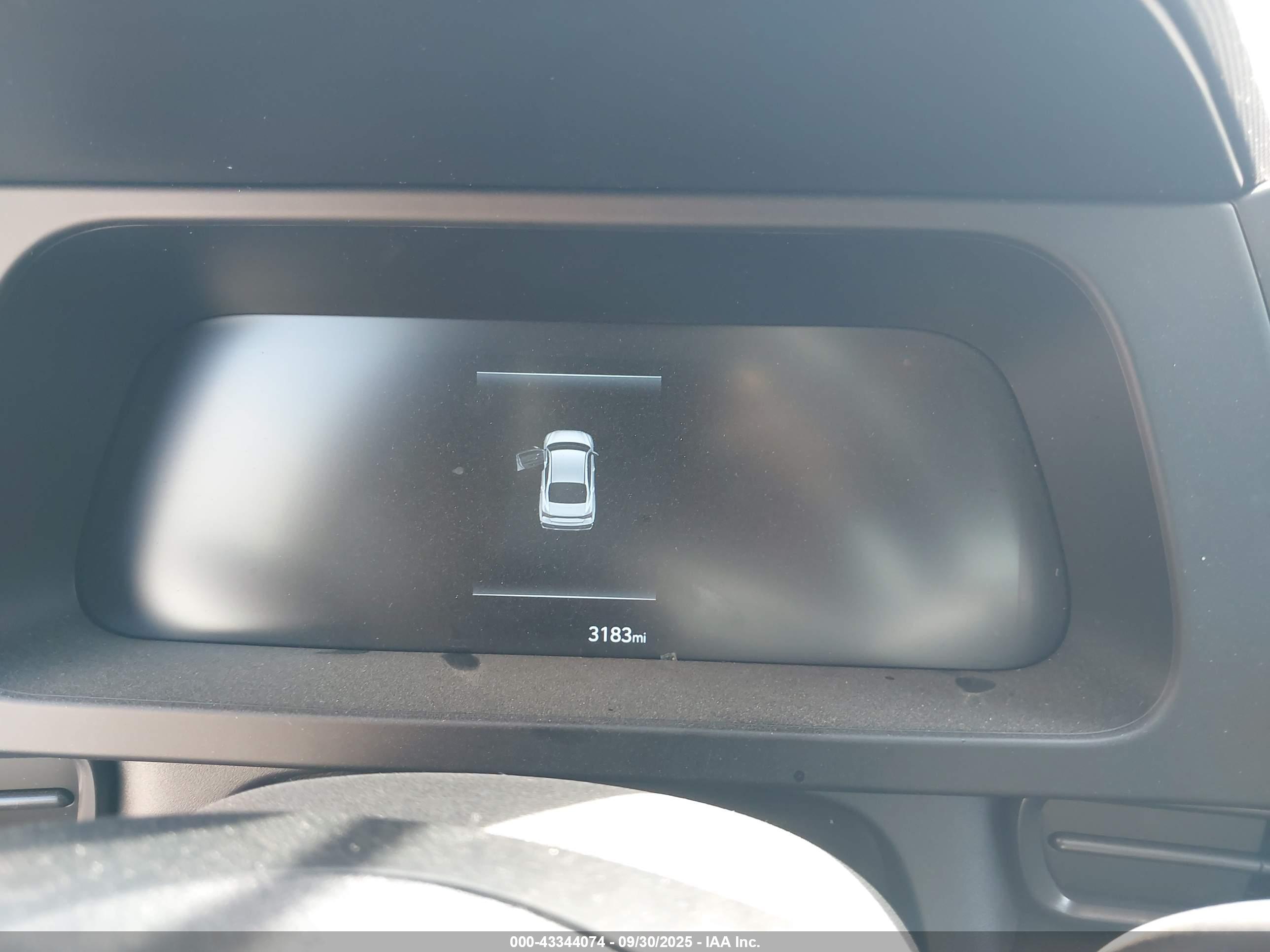 HYUNDAI ELANTRA image 7