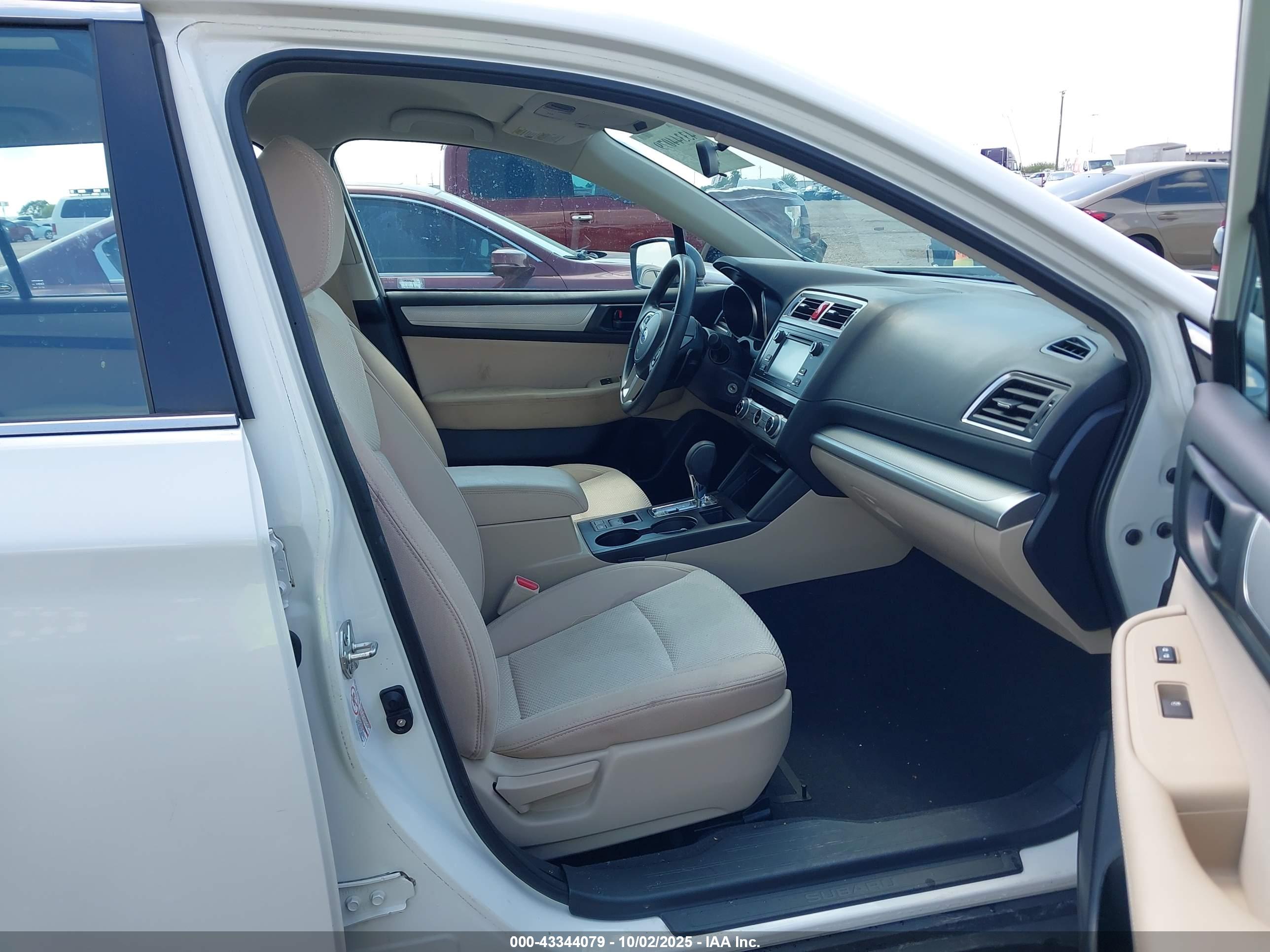 SUBARU OUTBACK image 5