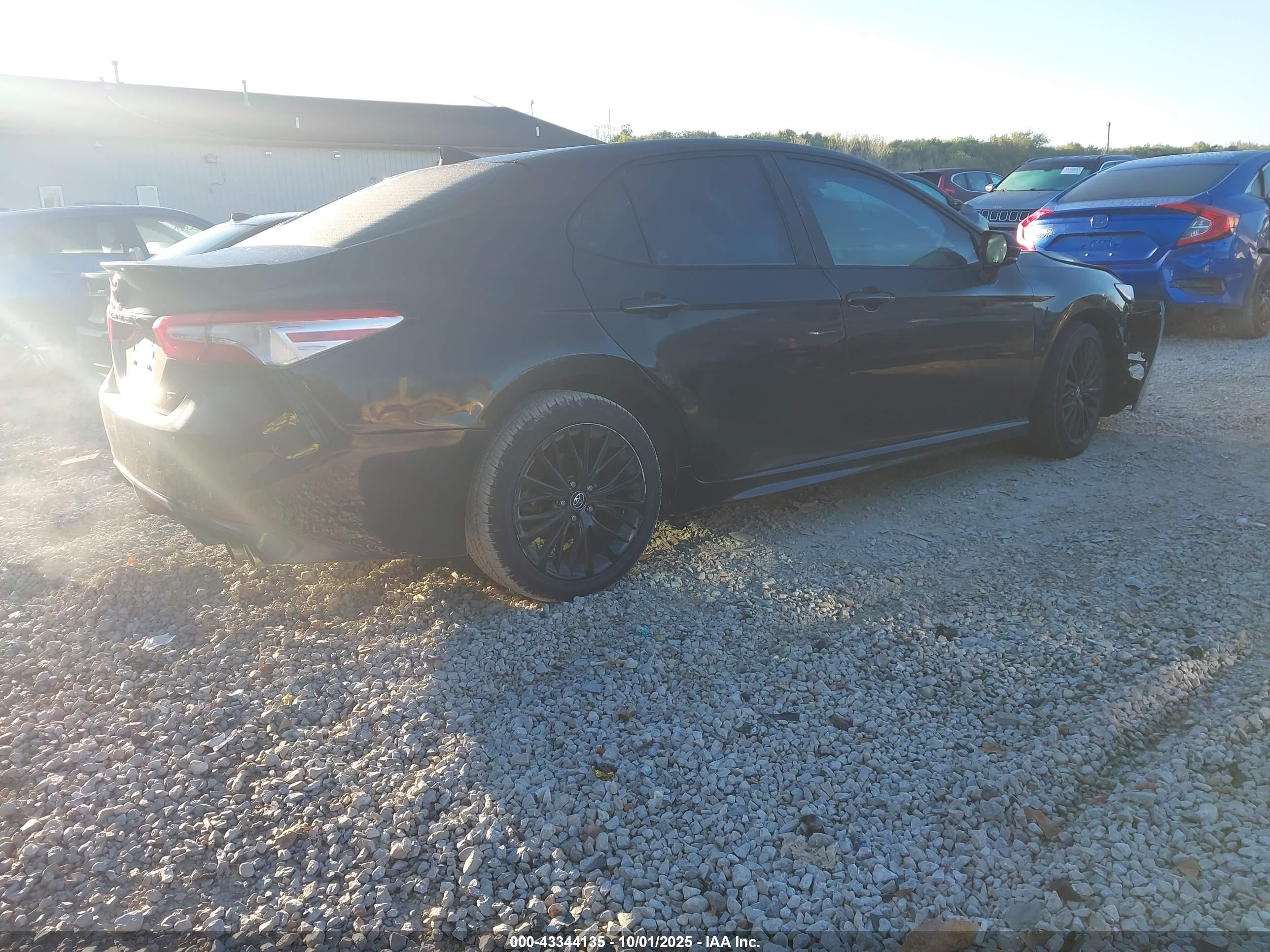 TOYOTA CAMRY image 4