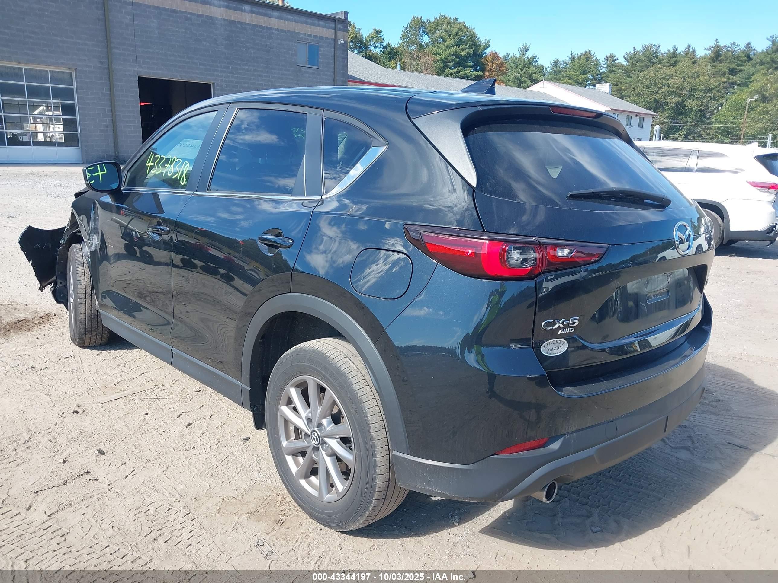MAZDA CX-5 image 3