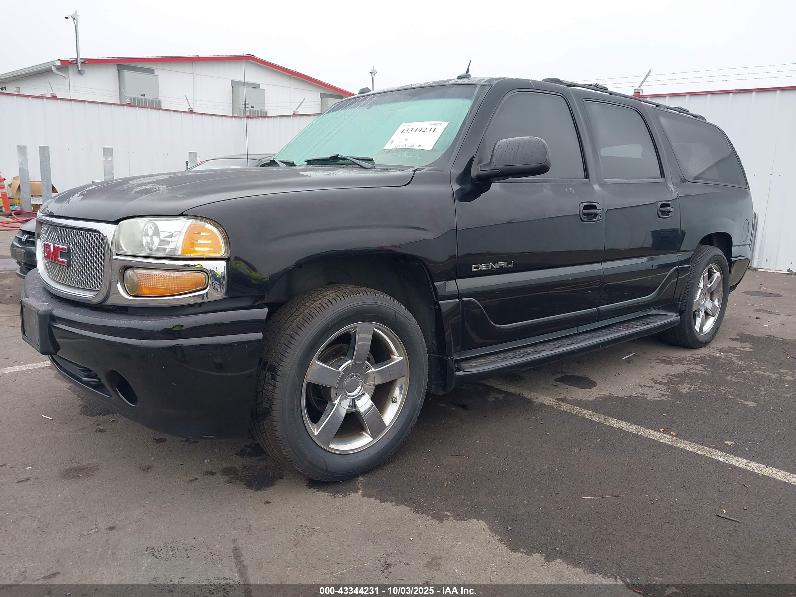 GMC YUKON image 2