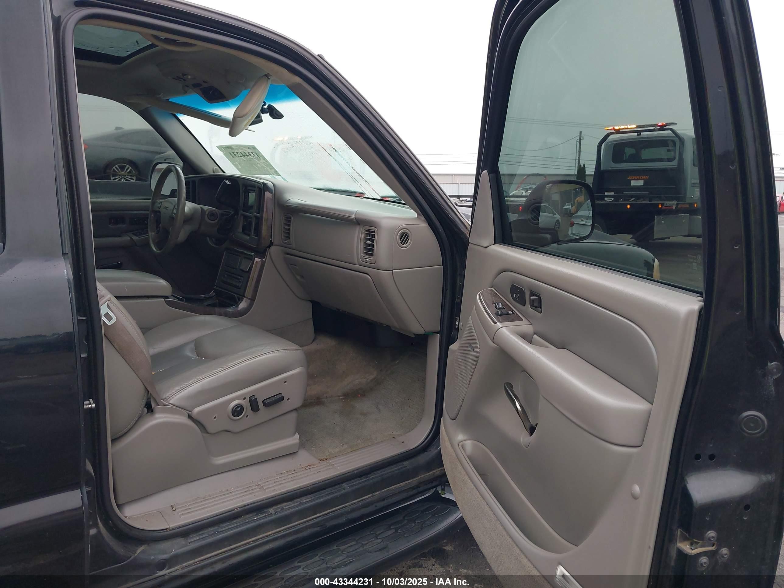 GMC YUKON image 5