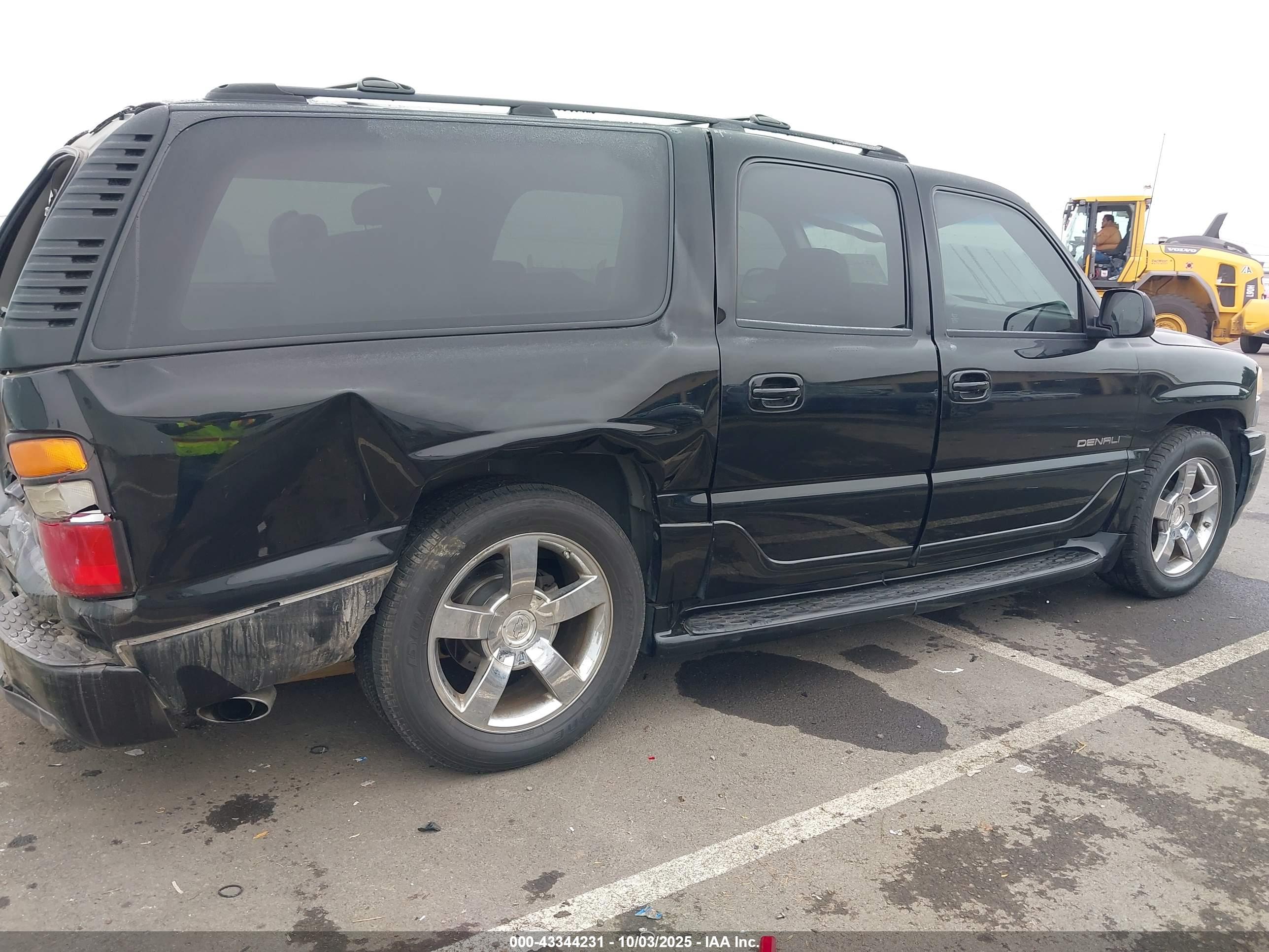 GMC YUKON image 6