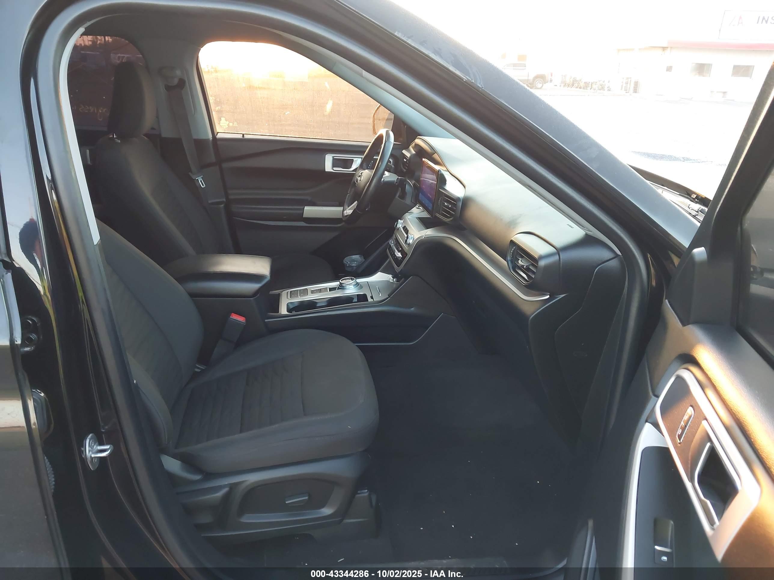 FORD EXPLORER image 5